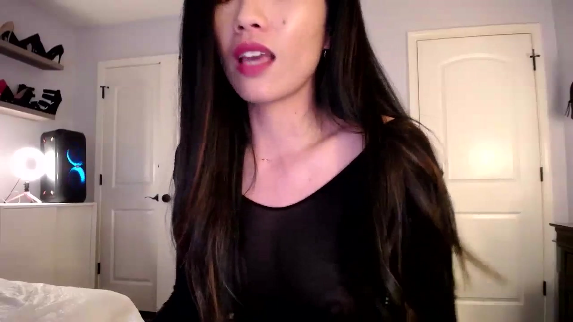 Gallery image thumbnail from AsianLuv_4U's myfreecams stream on, 10/30/2023, 18:38 image 13 of 20