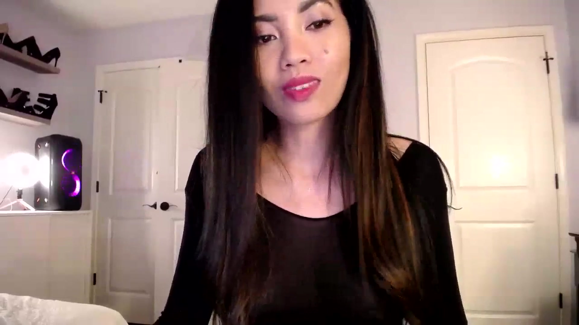 Gallery image thumbnail from AsianLuv_4U's myfreecams stream on, 10/30/2023, 18:38 image 3 of 20