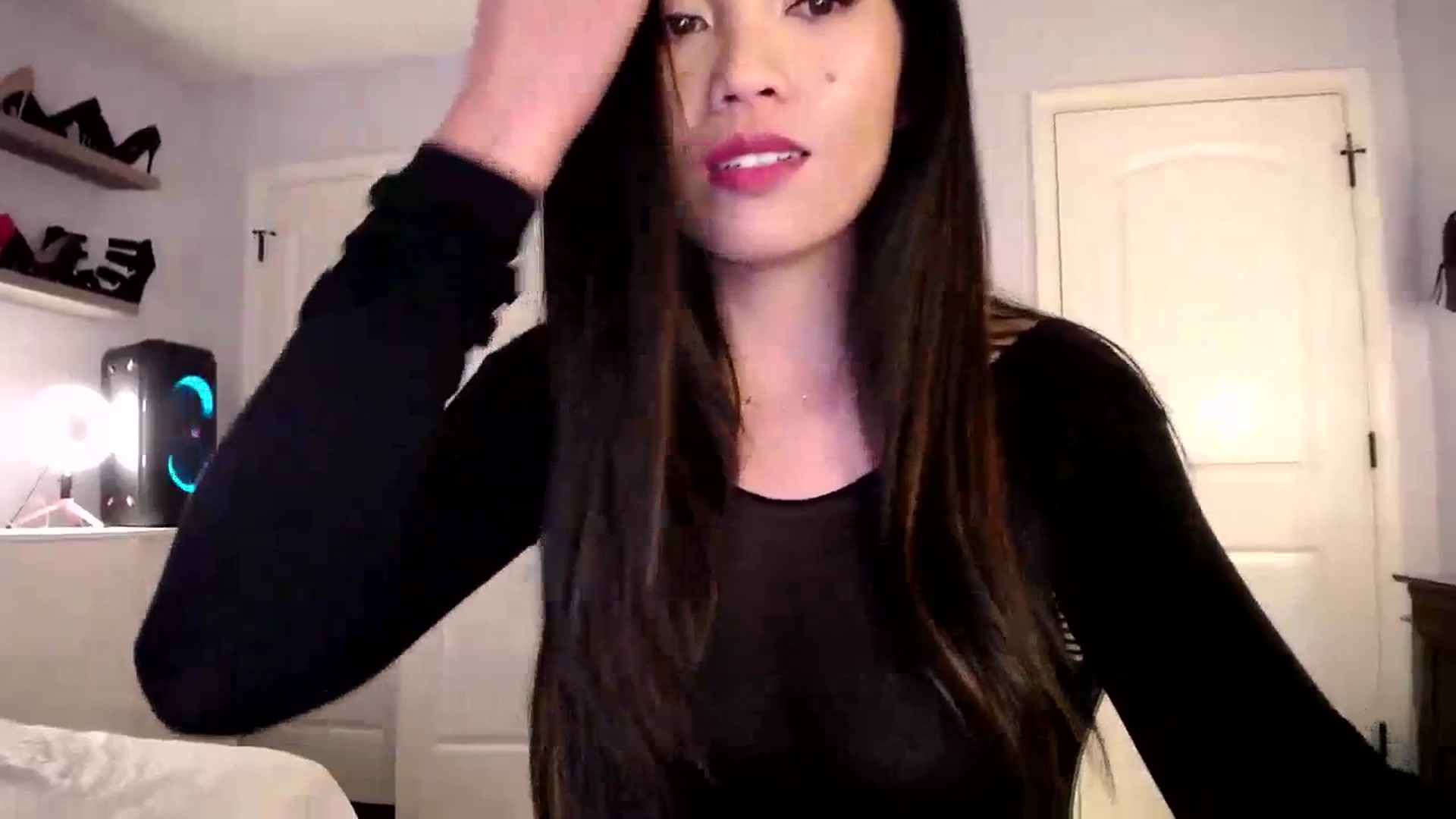 Gallery image thumbnail from AsianLuv_4U's myfreecams stream on, 10/30/2023, 18:38 image 14 of 20