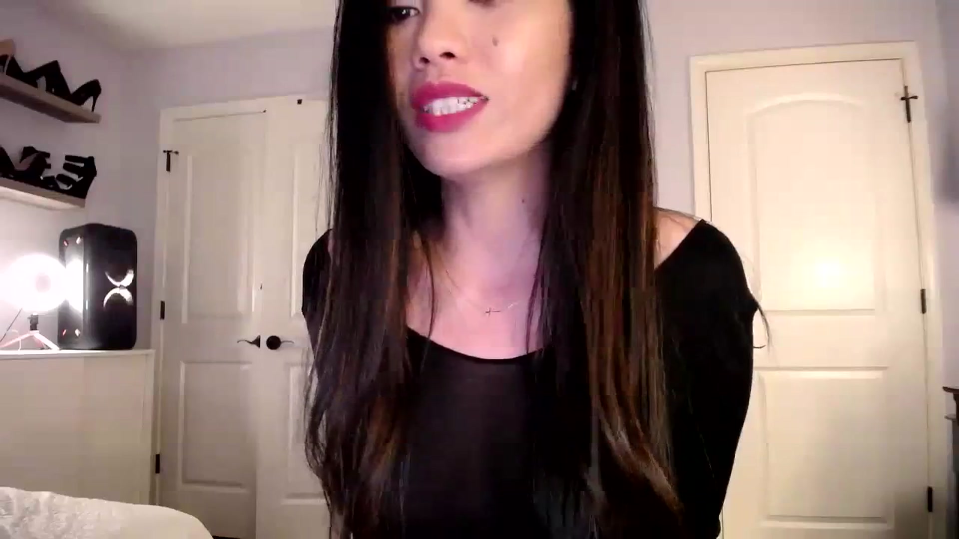 Gallery image thumbnail from AsianLuv_4U's myfreecams stream on, 10/30/2023, 18:38 image 4 of 20