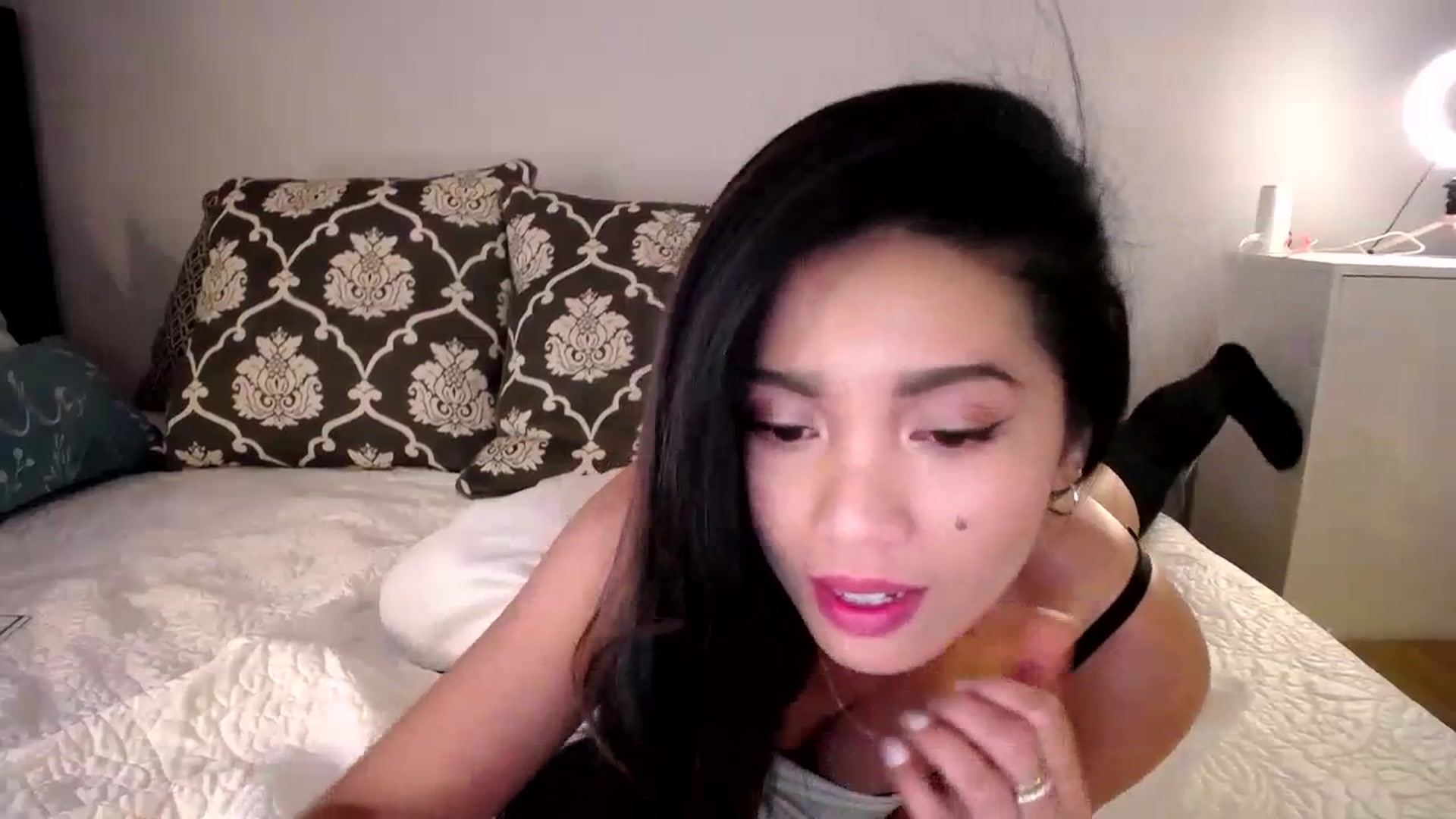 Gallery image thumbnail from AsianLuv_4U's myfreecams stream on, 11/09/2023, 17:54 image 16 of 20