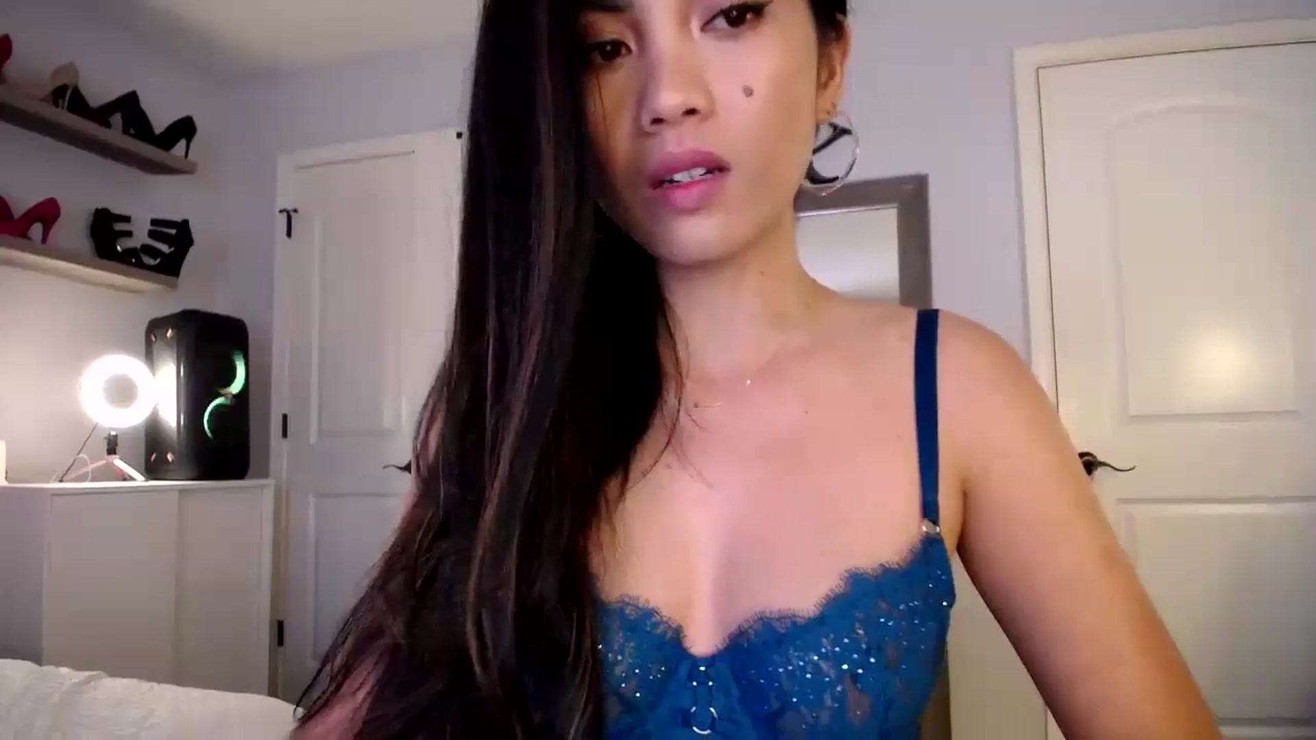 Gallery image thumbnail from AsianLuv_4U's myfreecams stream on, 11/16/2023, 17:16 image 16 of 20