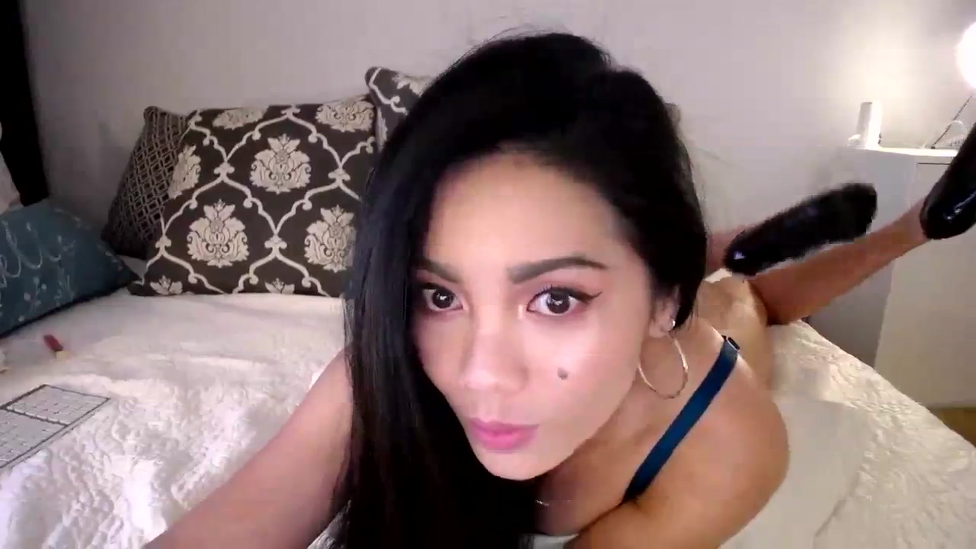 Gallery image thumbnail from AsianLuv_4U's myfreecams stream on, 11/16/2023, 17:16 image 2 of 20