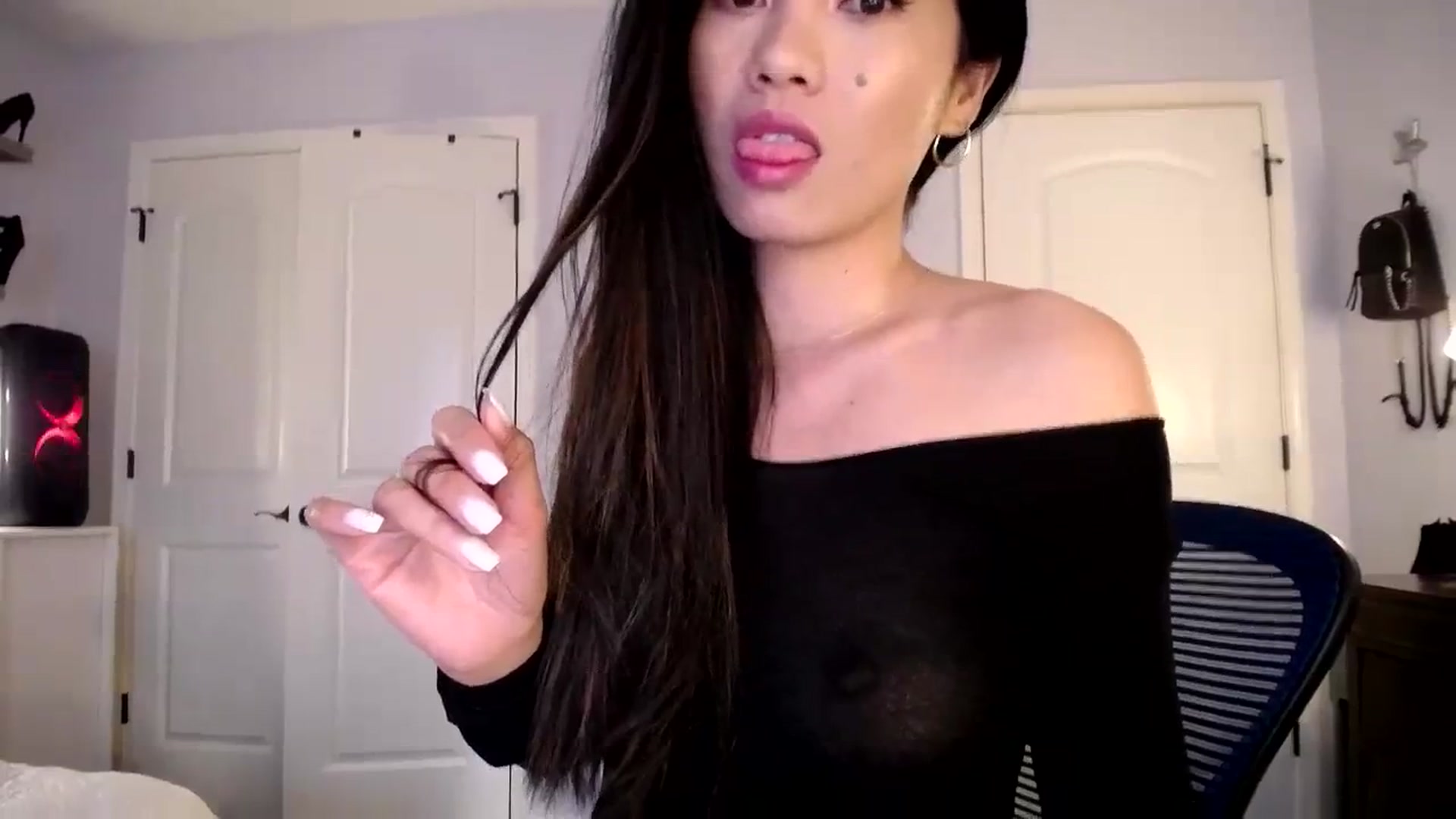 Gallery image thumbnail from AsianLuv_4U's myfreecams stream on, 11/20/2023, 18:25 image 14 of 20