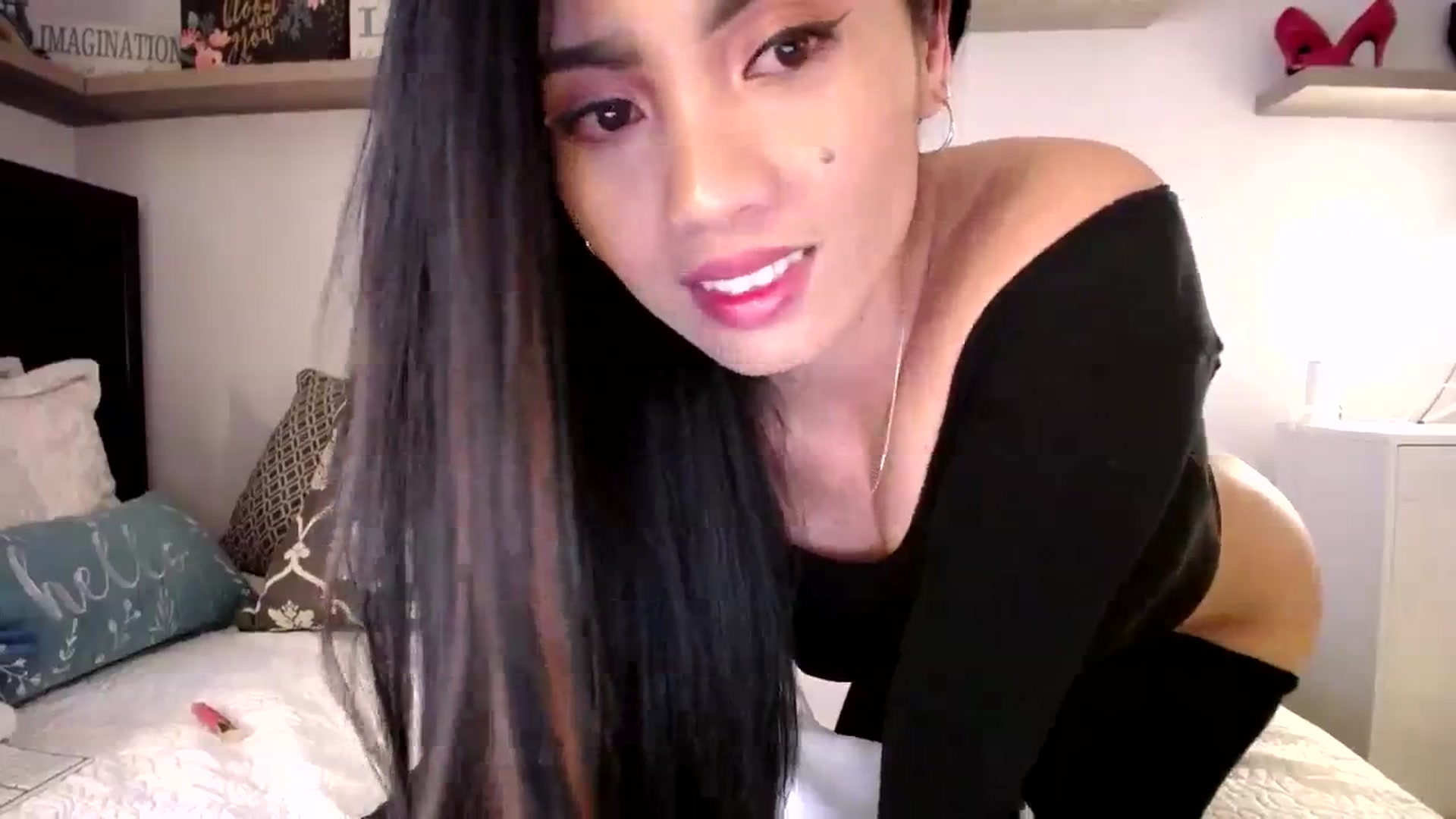 Gallery image thumbnail from AsianLuv_4U's myfreecams stream on, 11/20/2023, 18:25 image 4 of 20
