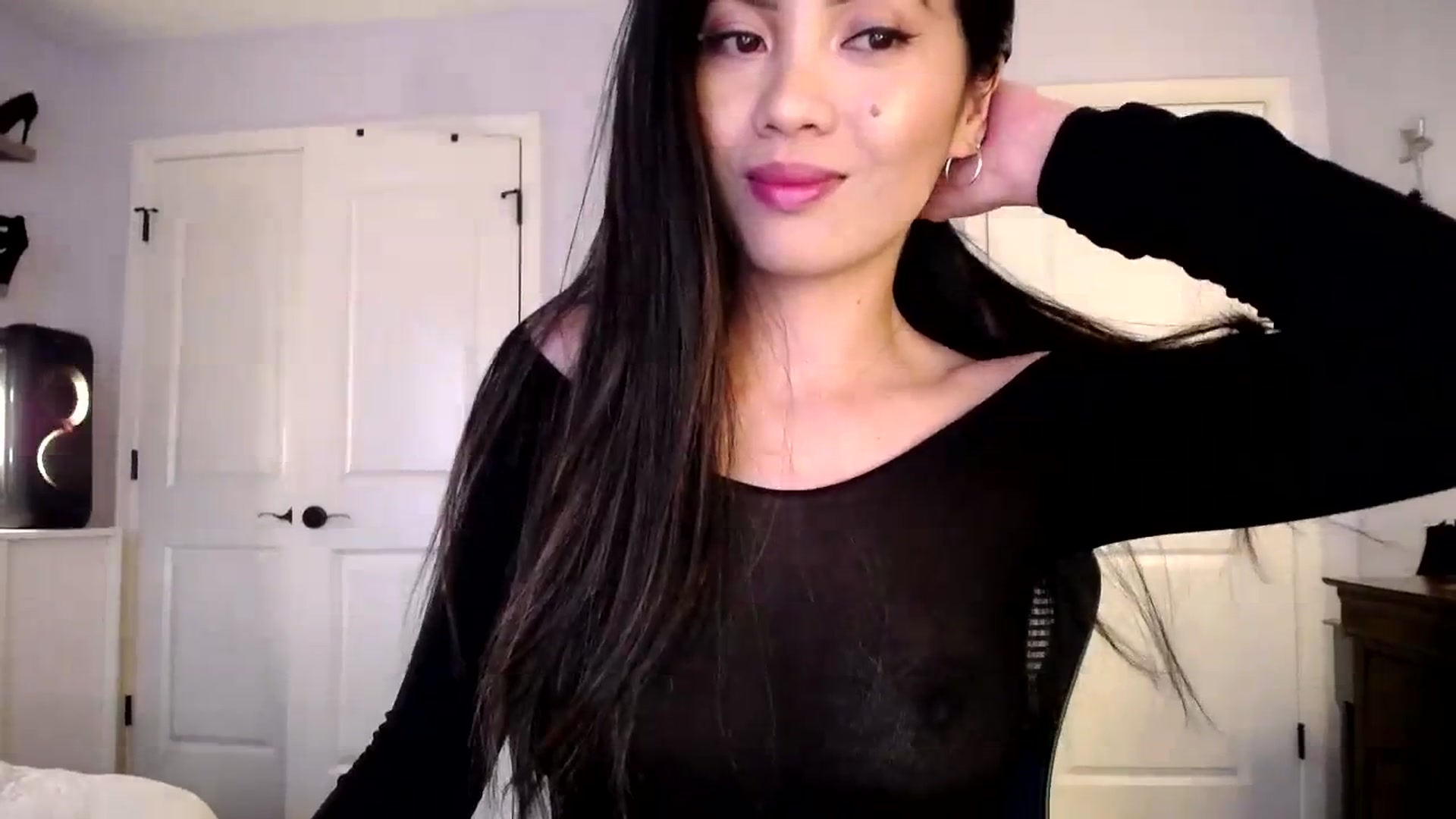 Gallery image thumbnail from AsianLuv_4U's myfreecams stream on, 11/20/2023, 18:25 image 12 of 20