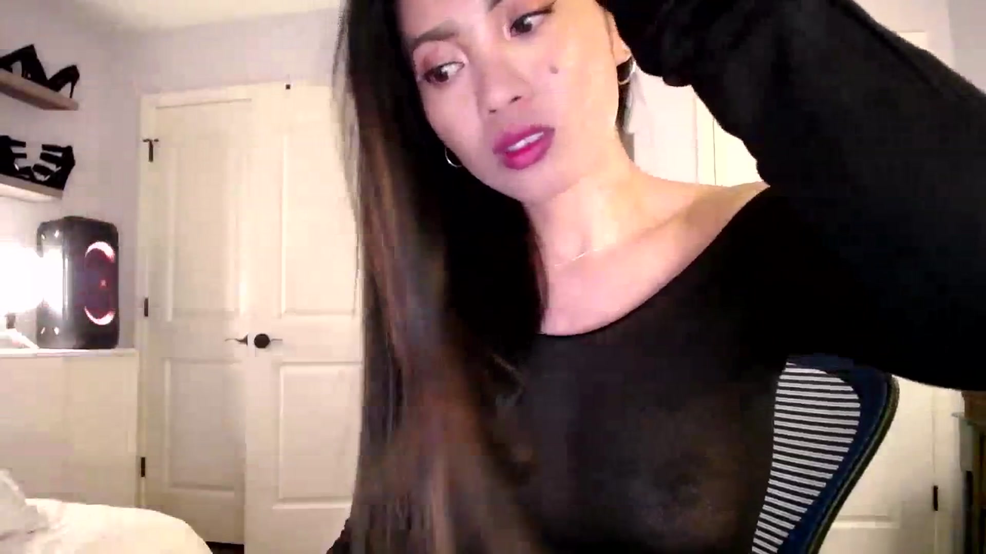 Gallery image thumbnail from AsianLuv_4U's myfreecams stream on, 11/20/2023, 20:01 image 16 of 20