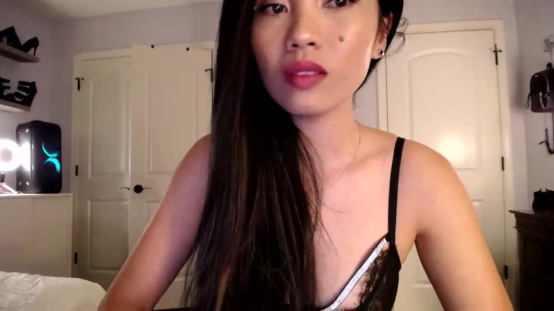 Gallery image thumbnail from AsianLuv_4U's myfreecams stream on, 11/27/2023, 23:24 image 19 of 20
