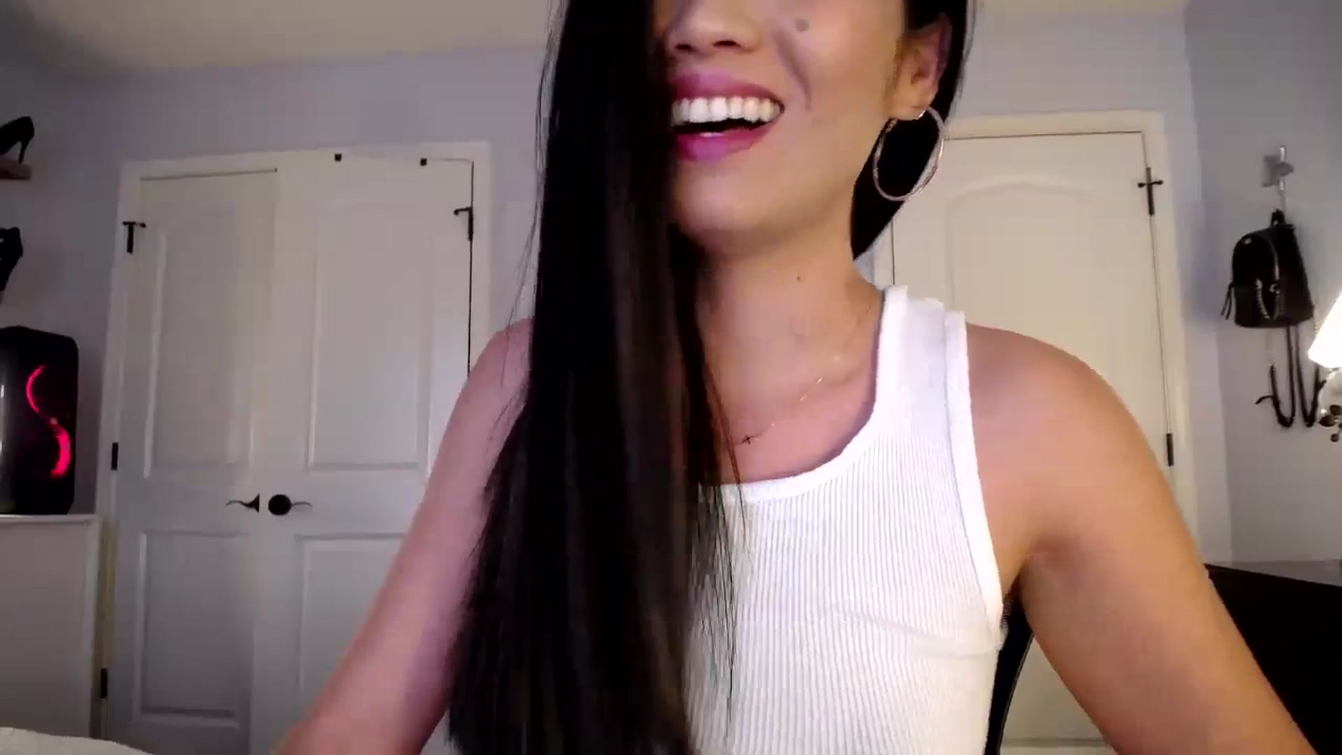 Gallery image thumbnail from AsianLuv_4U's myfreecams stream on, 12/11/2023, 17:09 image 15 of 20