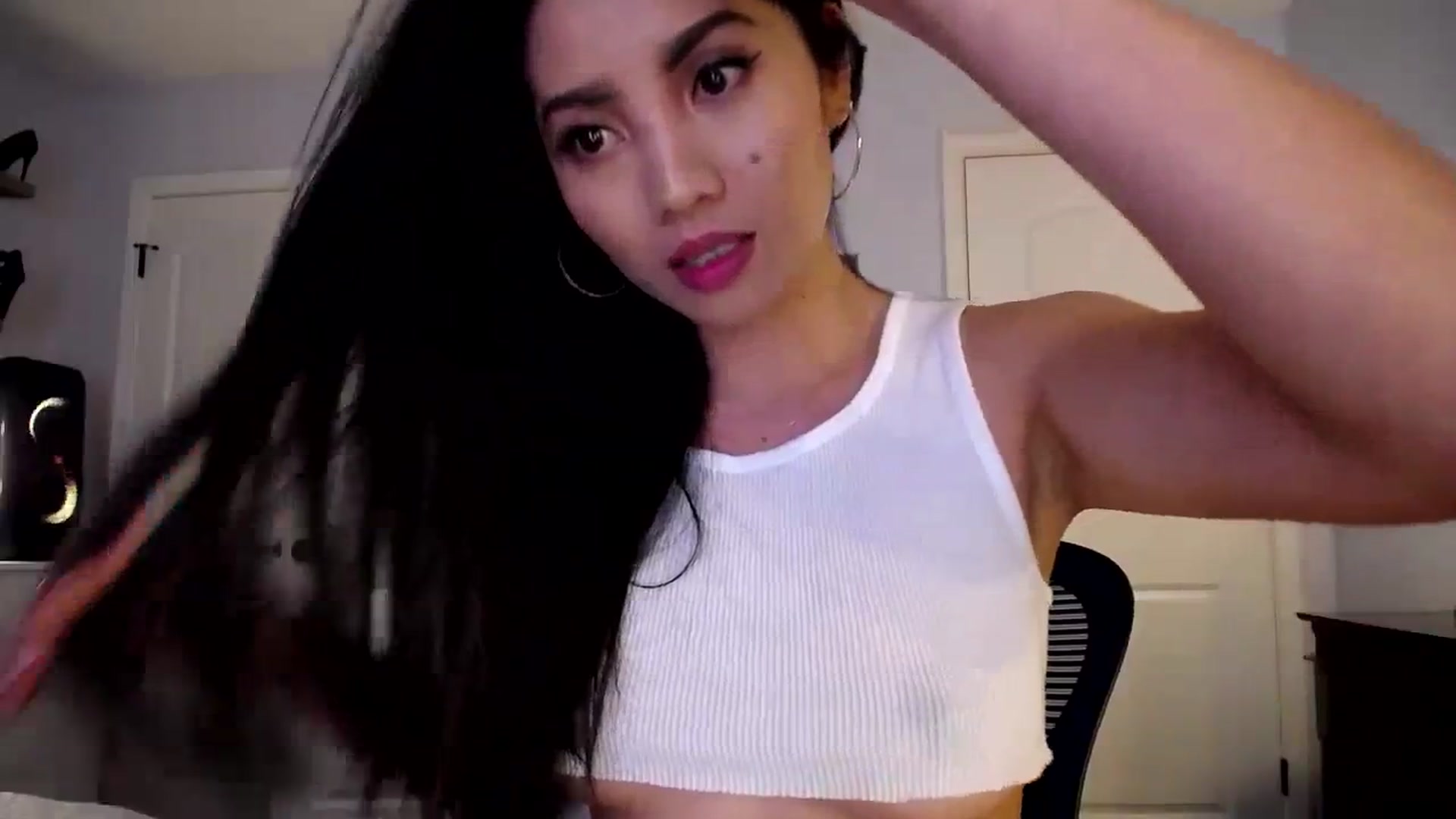 Gallery image thumbnail from AsianLuv_4U's myfreecams stream on, 12/11/2023, 17:09 image 19 of 20