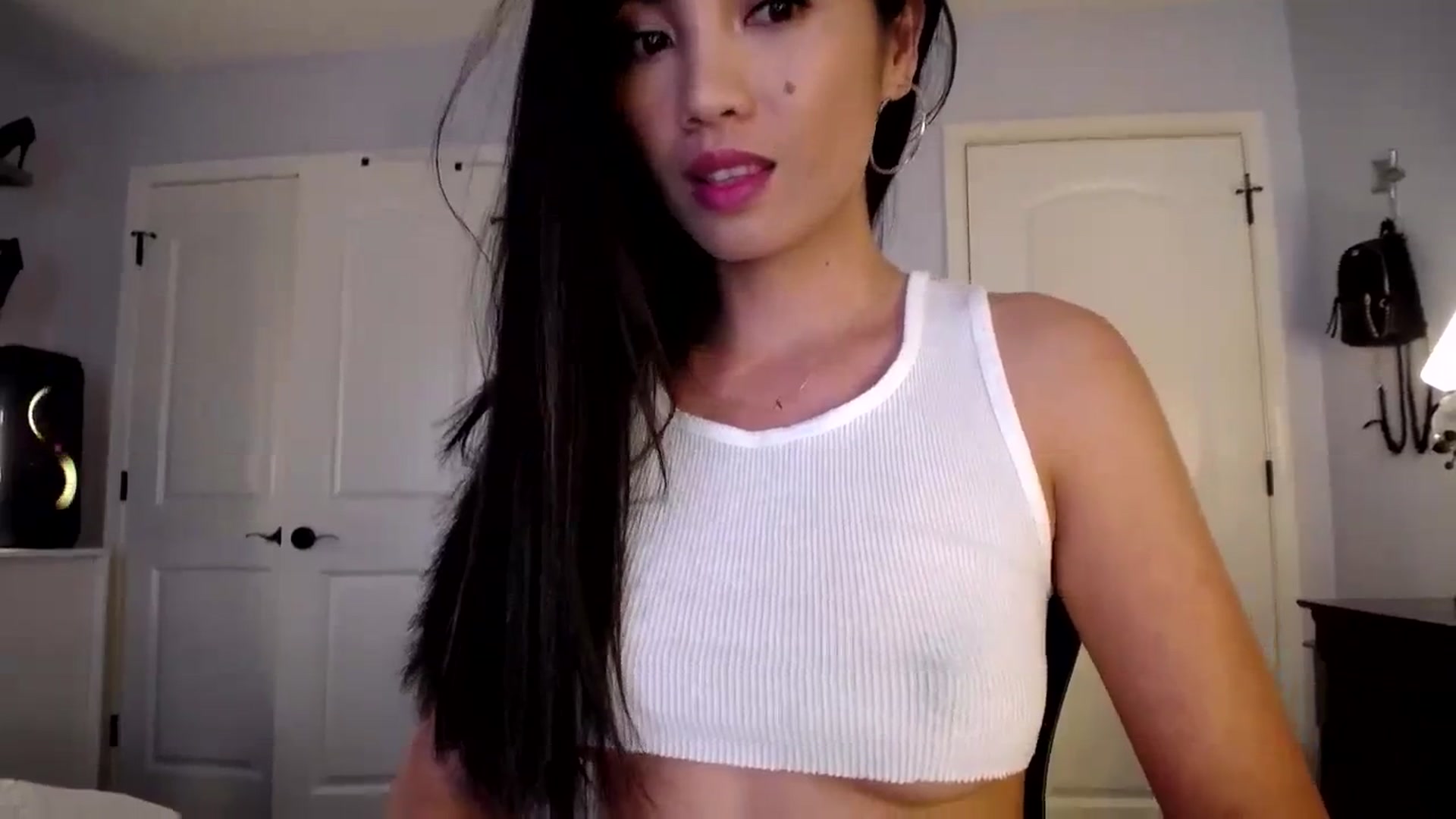 Gallery image thumbnail from AsianLuv_4U's myfreecams stream on, 12/11/2023, 17:09 image 16 of 20
