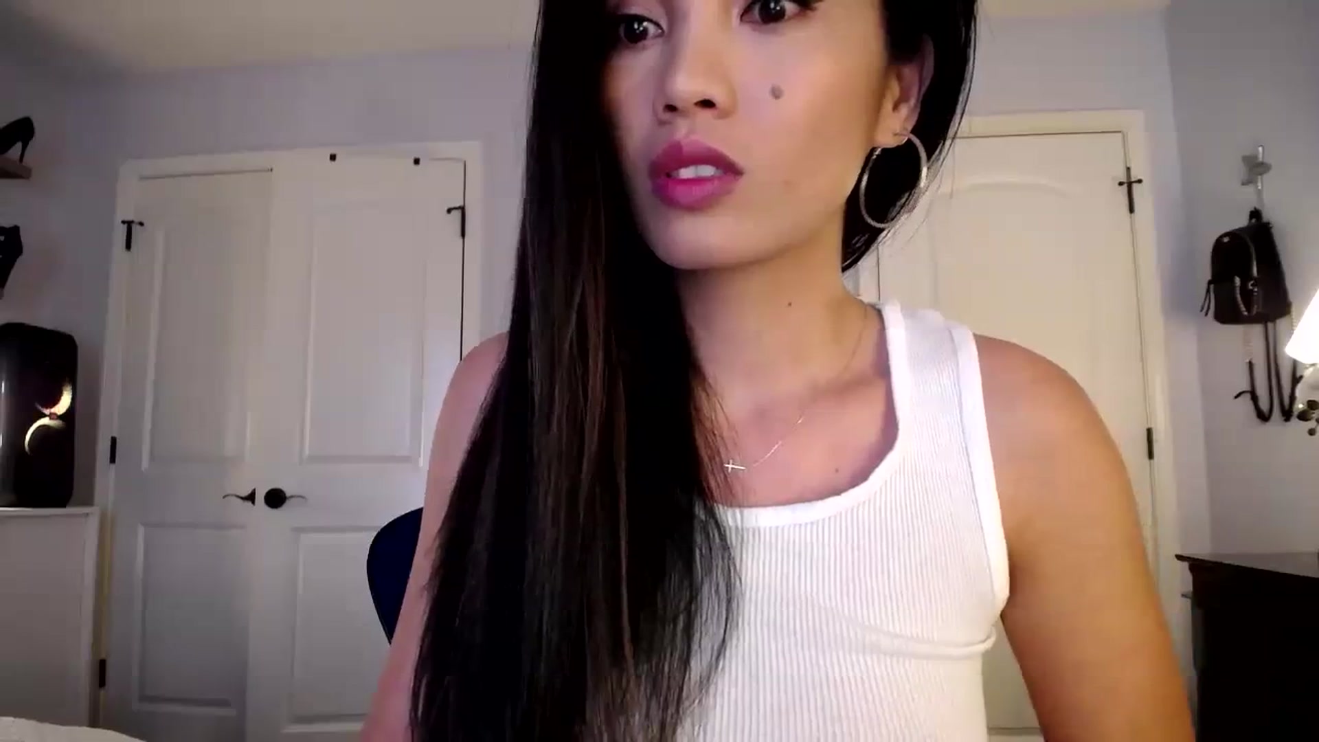 Gallery image thumbnail from AsianLuv_4U's myfreecams stream on, 12/11/2023, 17:09 image 9 of 20