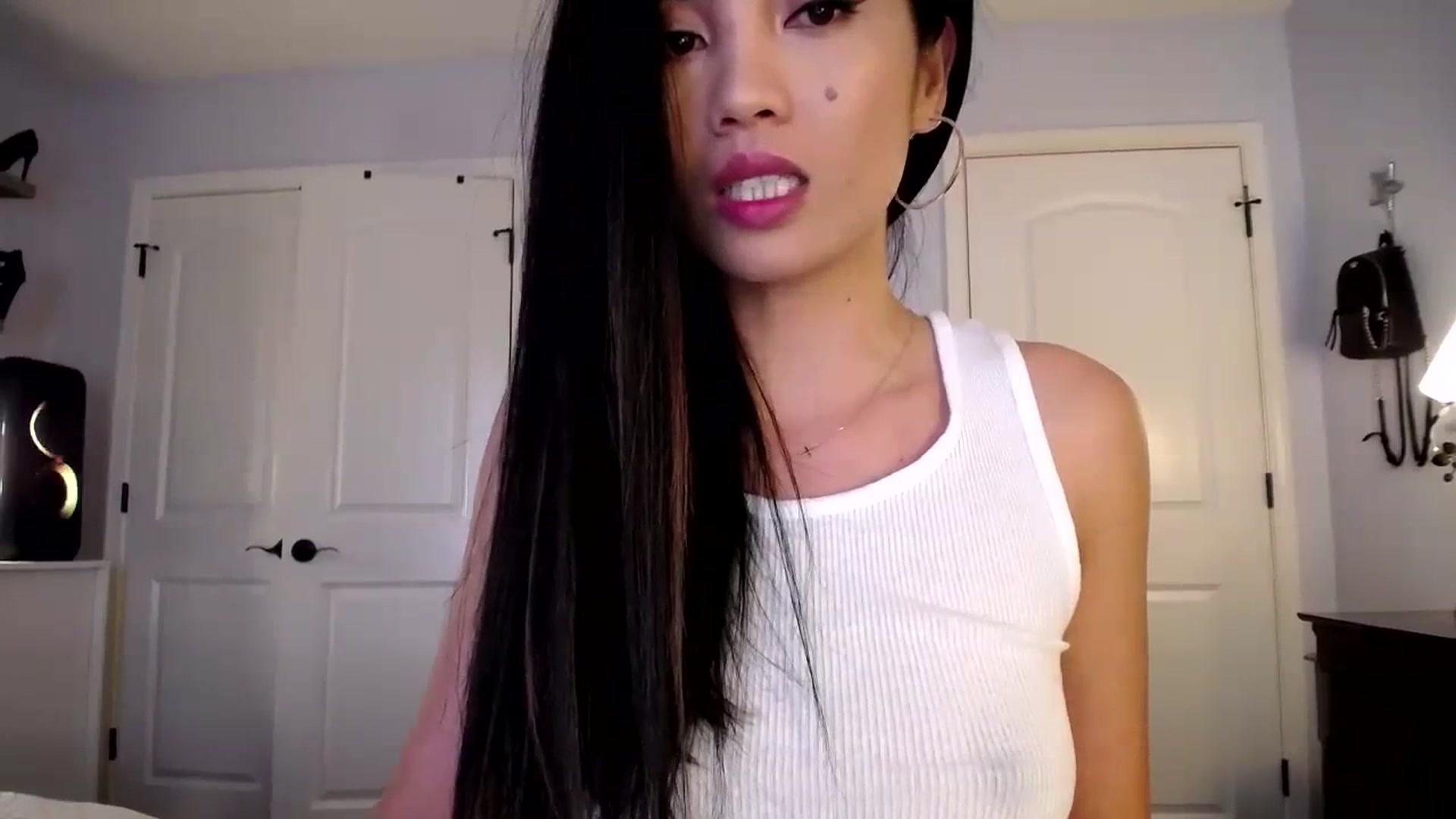 Gallery image thumbnail from AsianLuv_4U's myfreecams stream on, 12/11/2023, 17:09 image 14 of 20