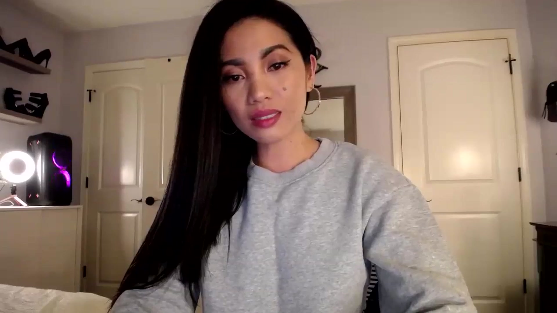 Gallery image thumbnail from AsianLuv_4U's myfreecams stream on, 12/11/2023, 23:39 image 14 of 20