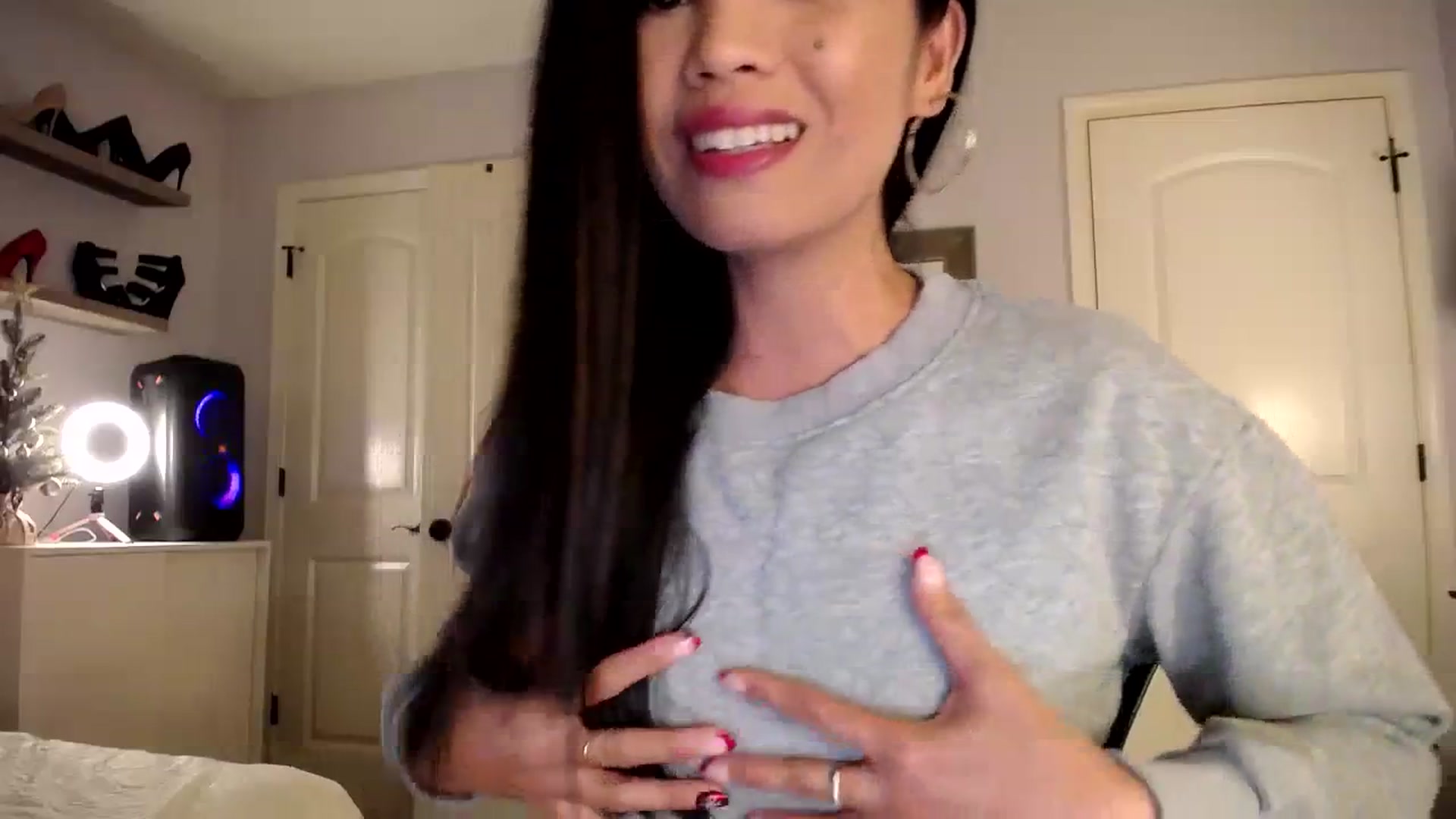 Gallery image thumbnail from AsianLuv_4U's myfreecams stream on, 12/11/2023, 23:39 image 5 of 20