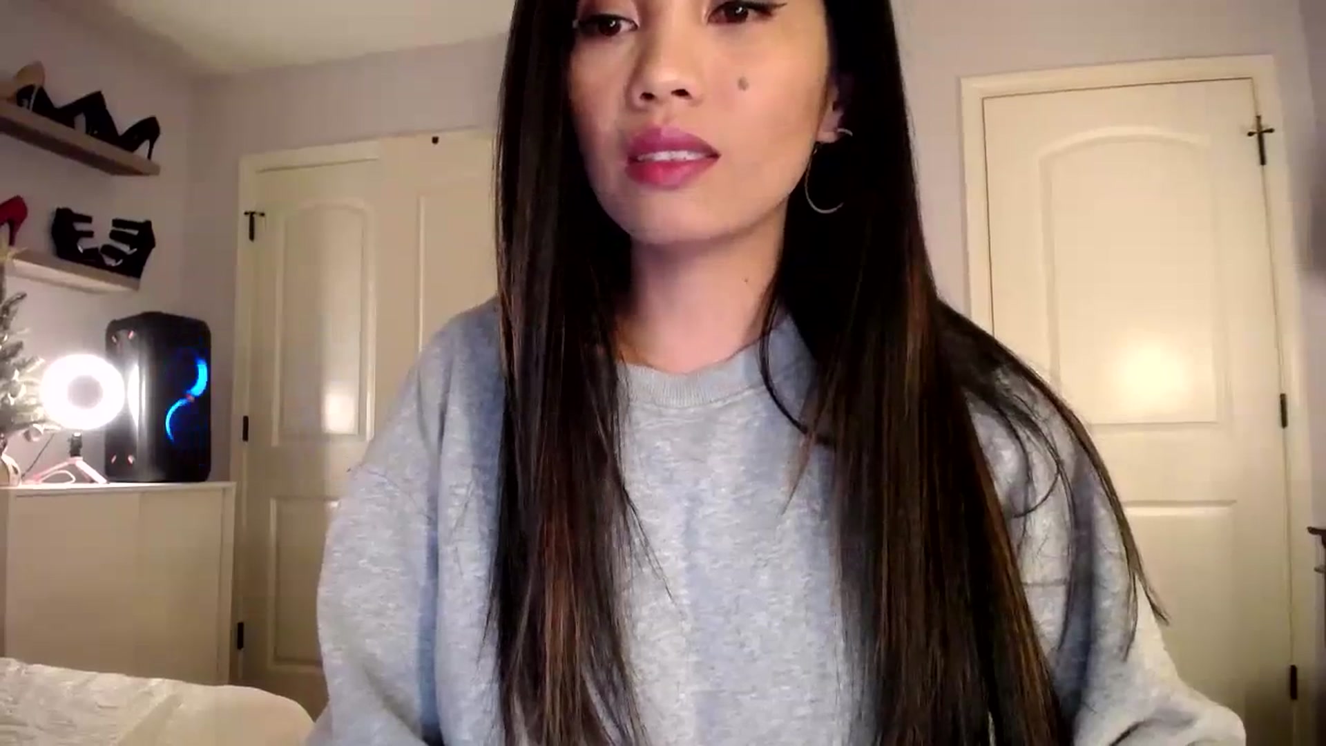 Gallery image thumbnail from AsianLuv_4U's myfreecams stream on, 12/11/2023, 23:39 image 12 of 20