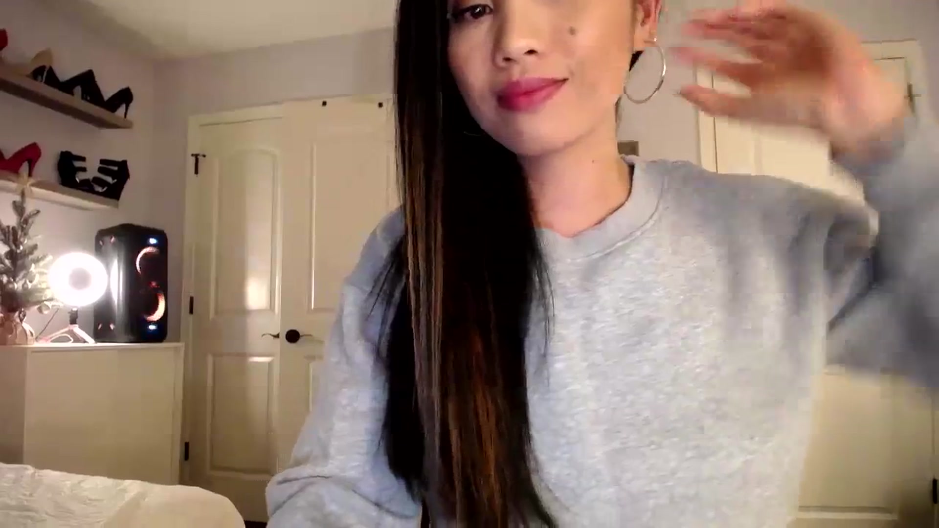 Gallery image thumbnail from AsianLuv_4U's myfreecams stream on, 12/11/2023, 23:39 image 8 of 20
