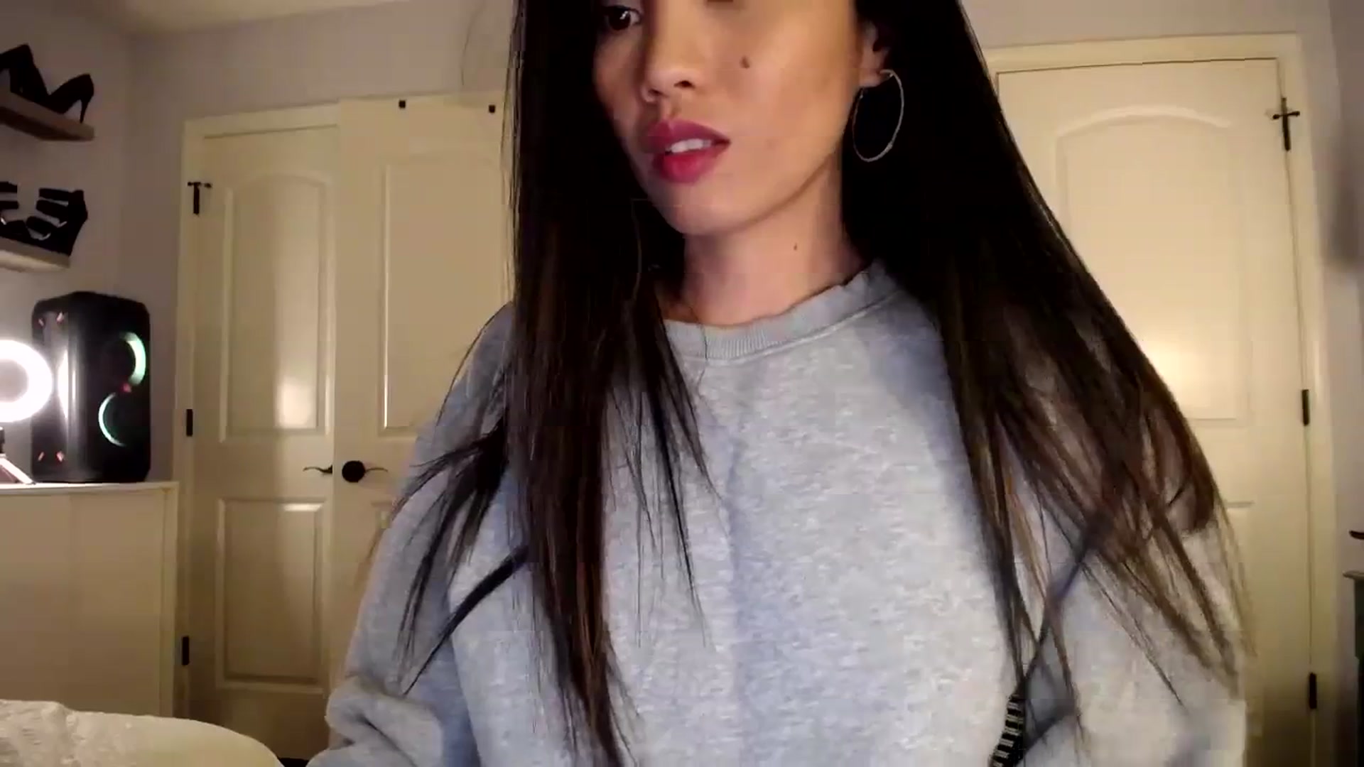 Gallery image thumbnail from AsianLuv_4U's myfreecams stream on, 12/12/2023, 01:37 image 20 of 20
