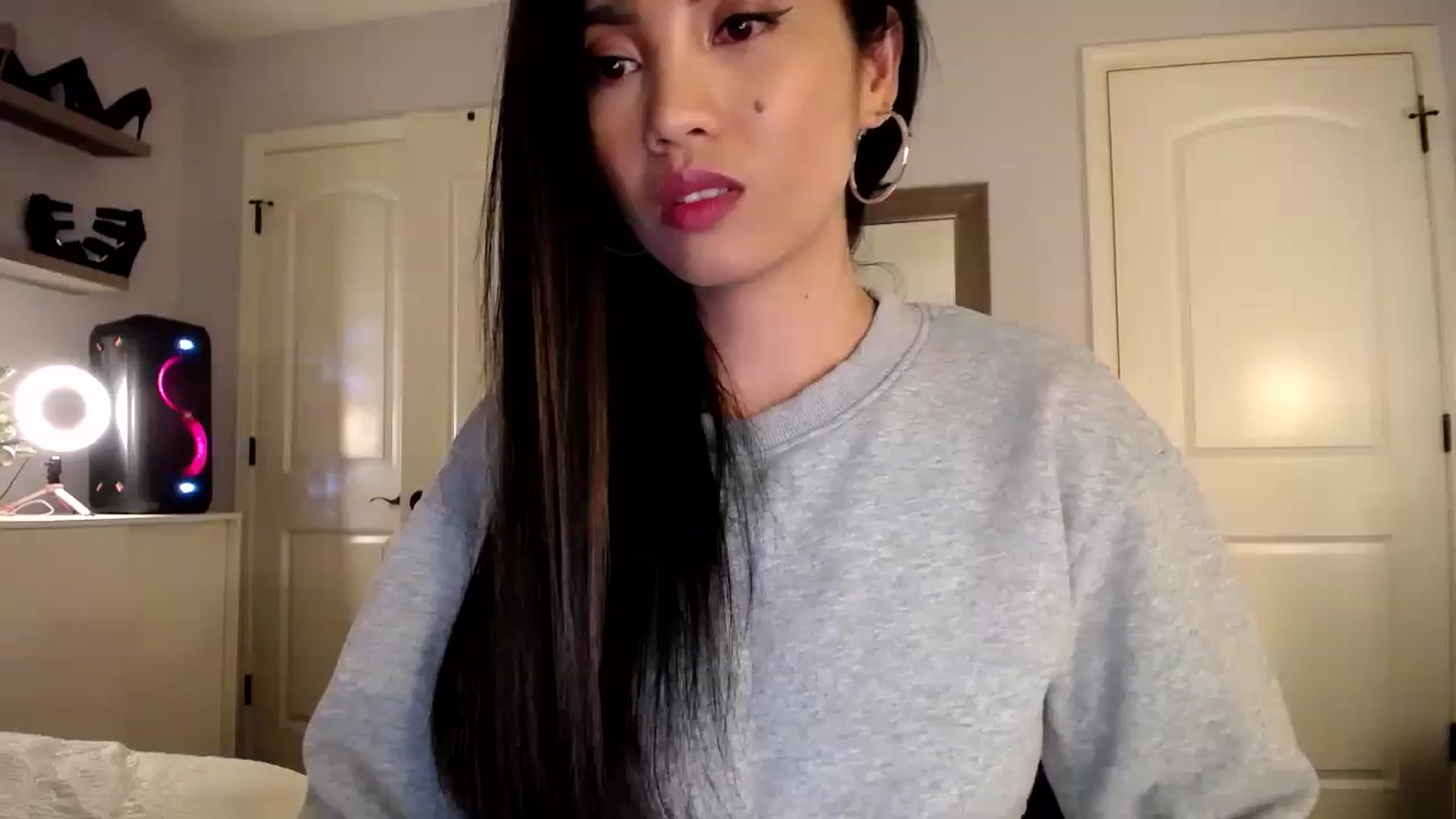 Gallery image thumbnail from AsianLuv_4U's myfreecams stream on, 12/12/2023, 01:37 image 12 of 20