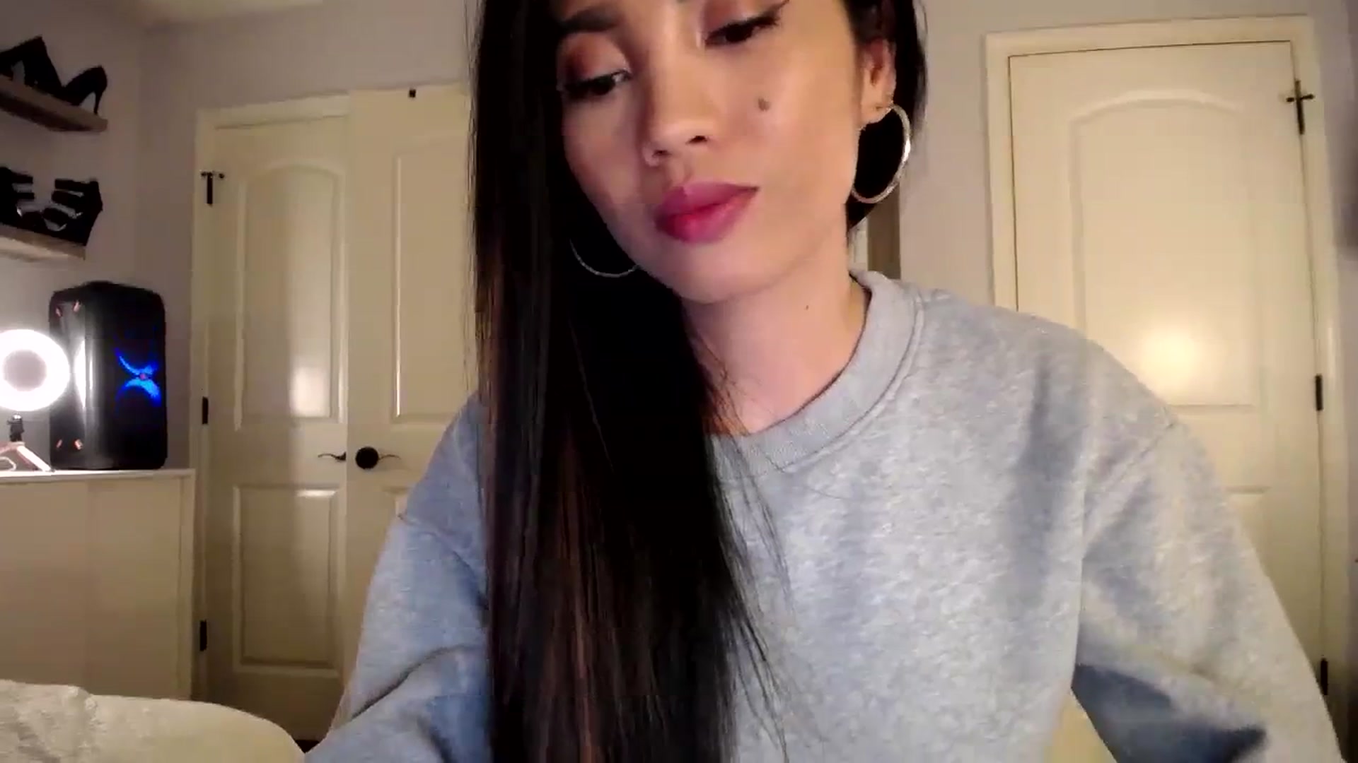 Gallery image thumbnail from AsianLuv_4U's myfreecams stream on, 12/12/2023, 01:37 image 19 of 20