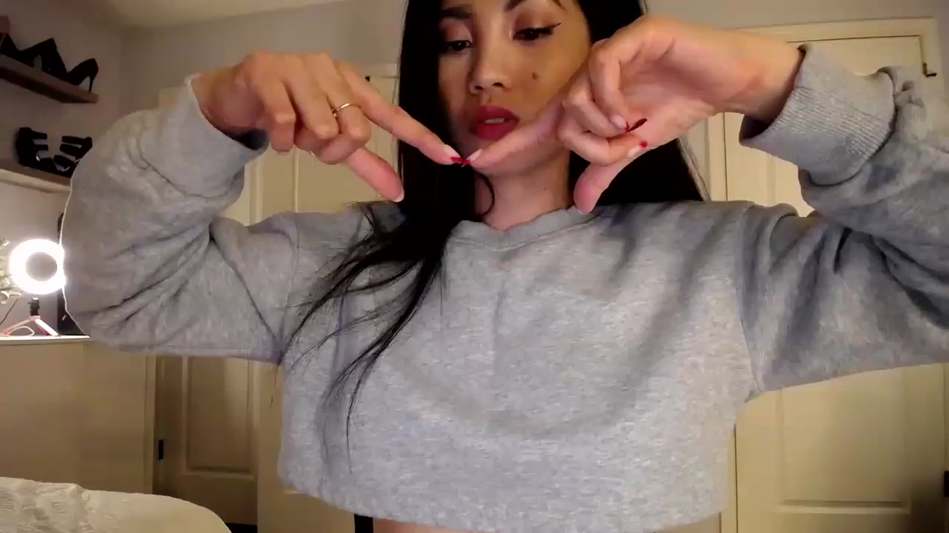 Gallery image thumbnail from AsianLuv_4U's myfreecams stream on, 12/12/2023, 01:37 image 7 of 20