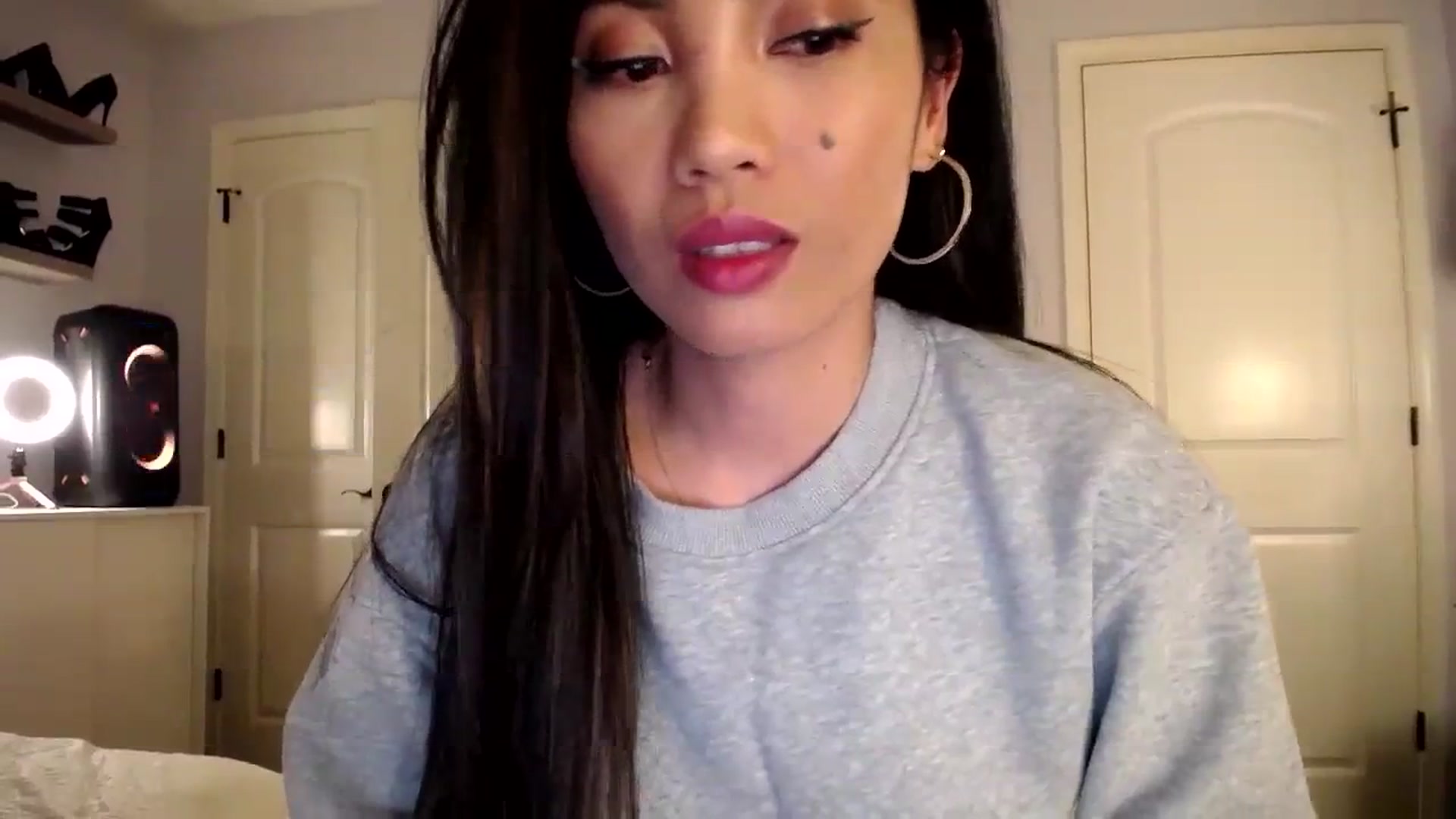 Gallery image thumbnail from AsianLuv_4U's myfreecams stream on, 12/12/2023, 01:37 image 13 of 20