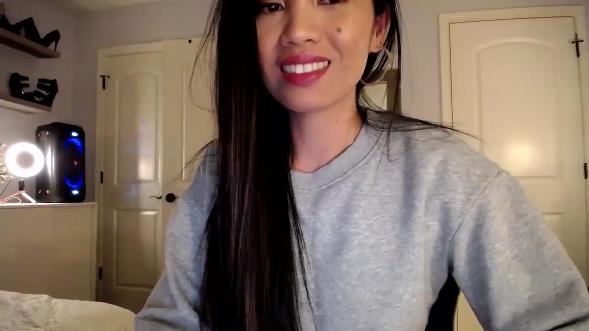 Gallery image thumbnail from AsianLuv_4U's myfreecams stream on, 12/12/2023, 01:37 image 8 of 20