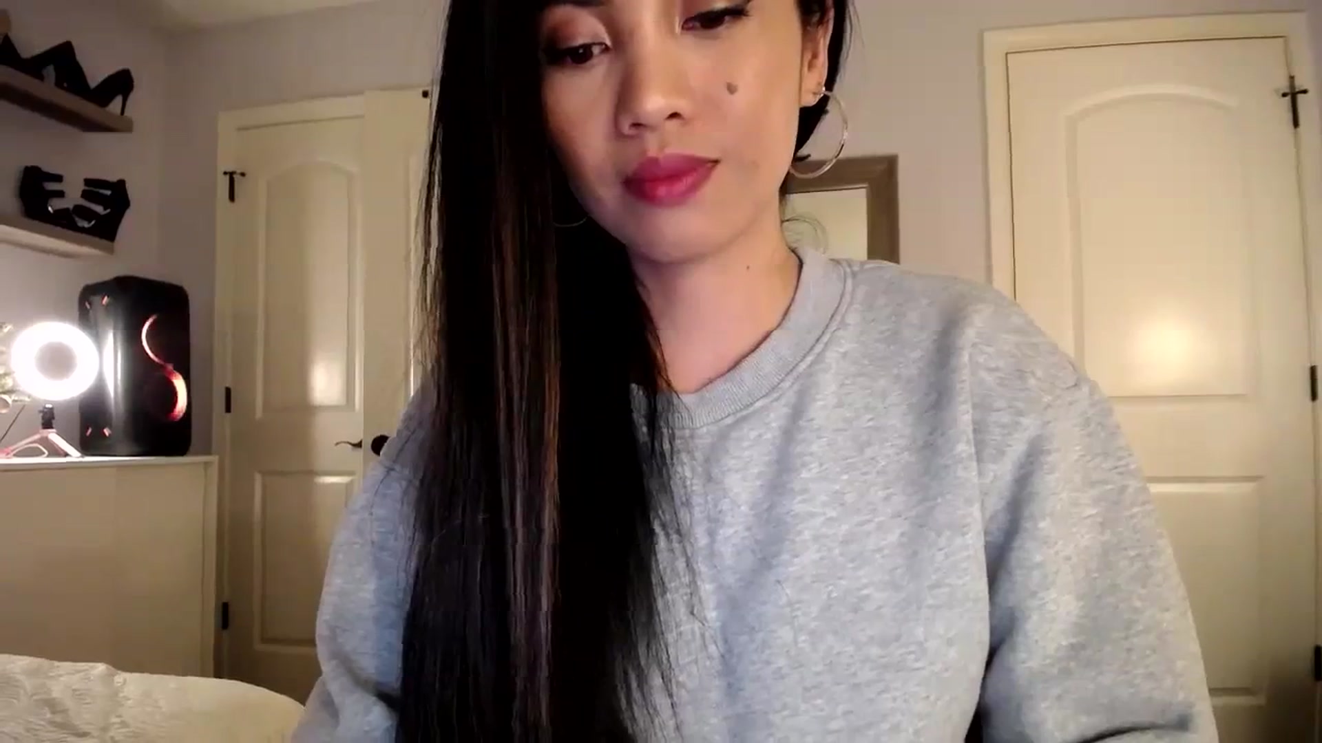 Gallery image thumbnail from AsianLuv_4U's myfreecams stream on, 12/12/2023, 01:37 image 11 of 20