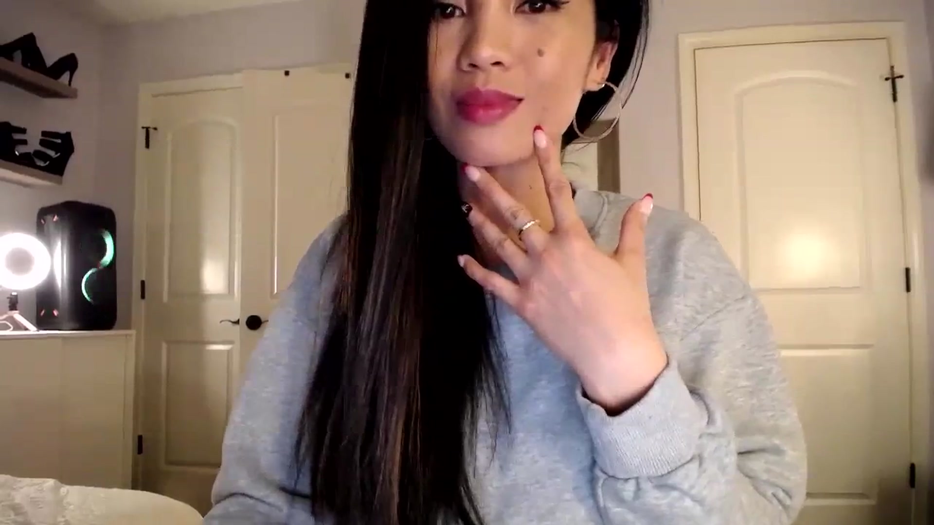 Gallery image thumbnail from AsianLuv_4U's myfreecams stream on, 12/12/2023, 01:37 image 15 of 20
