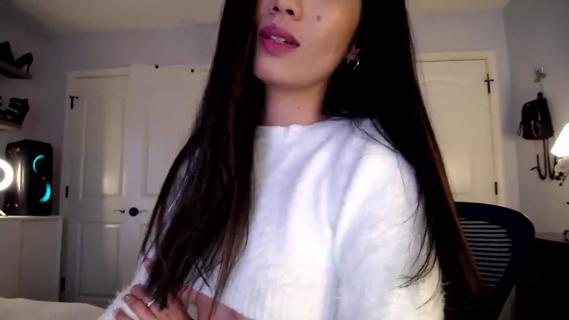 Gallery image thumbnail from AsianLuv_4U's myfreecams stream on, 12/14/2023, 18:16 image 7 of 20