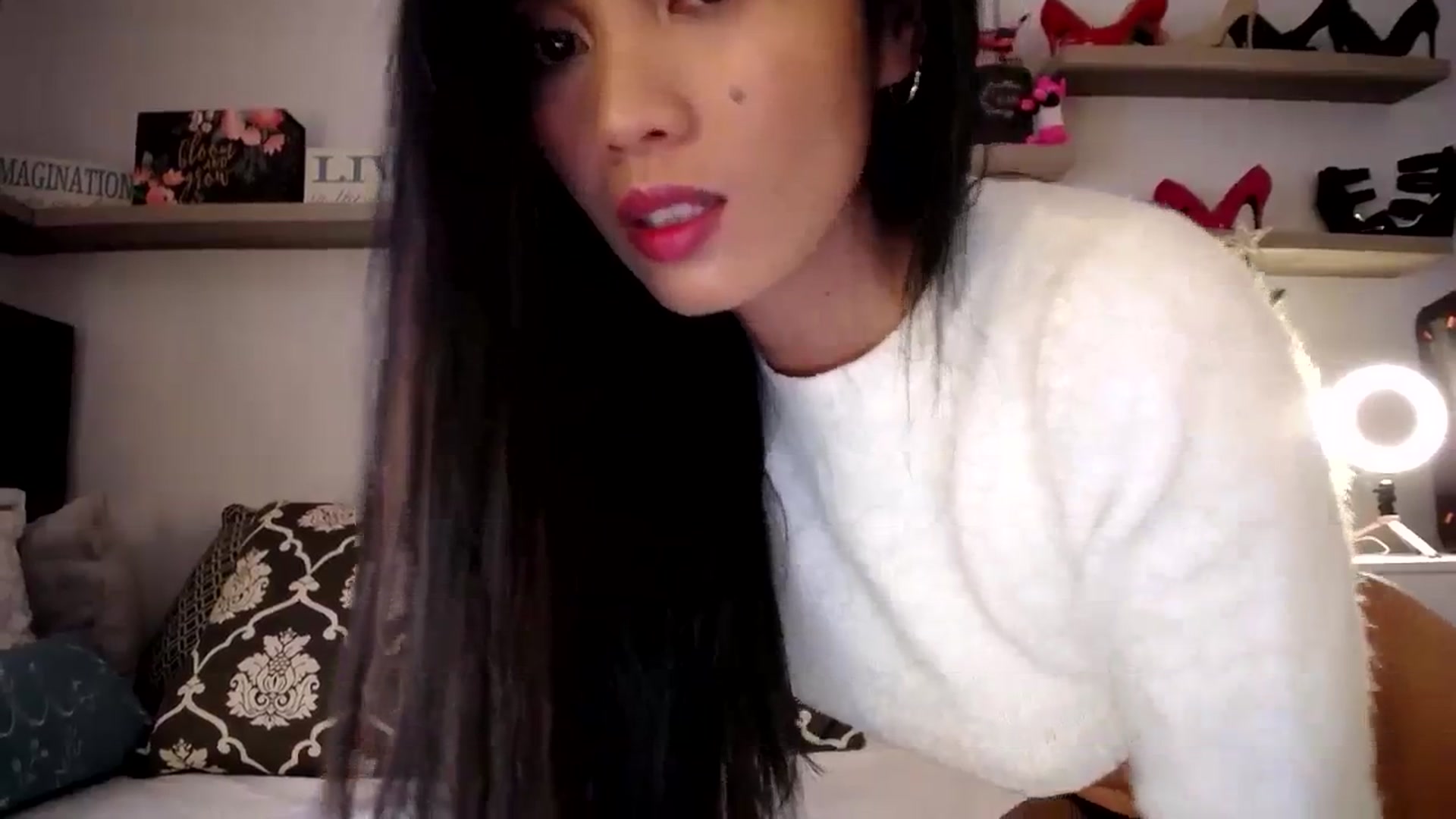Gallery image thumbnail from AsianLuv_4U's myfreecams stream on, 12/14/2023, 18:16 image 13 of 20