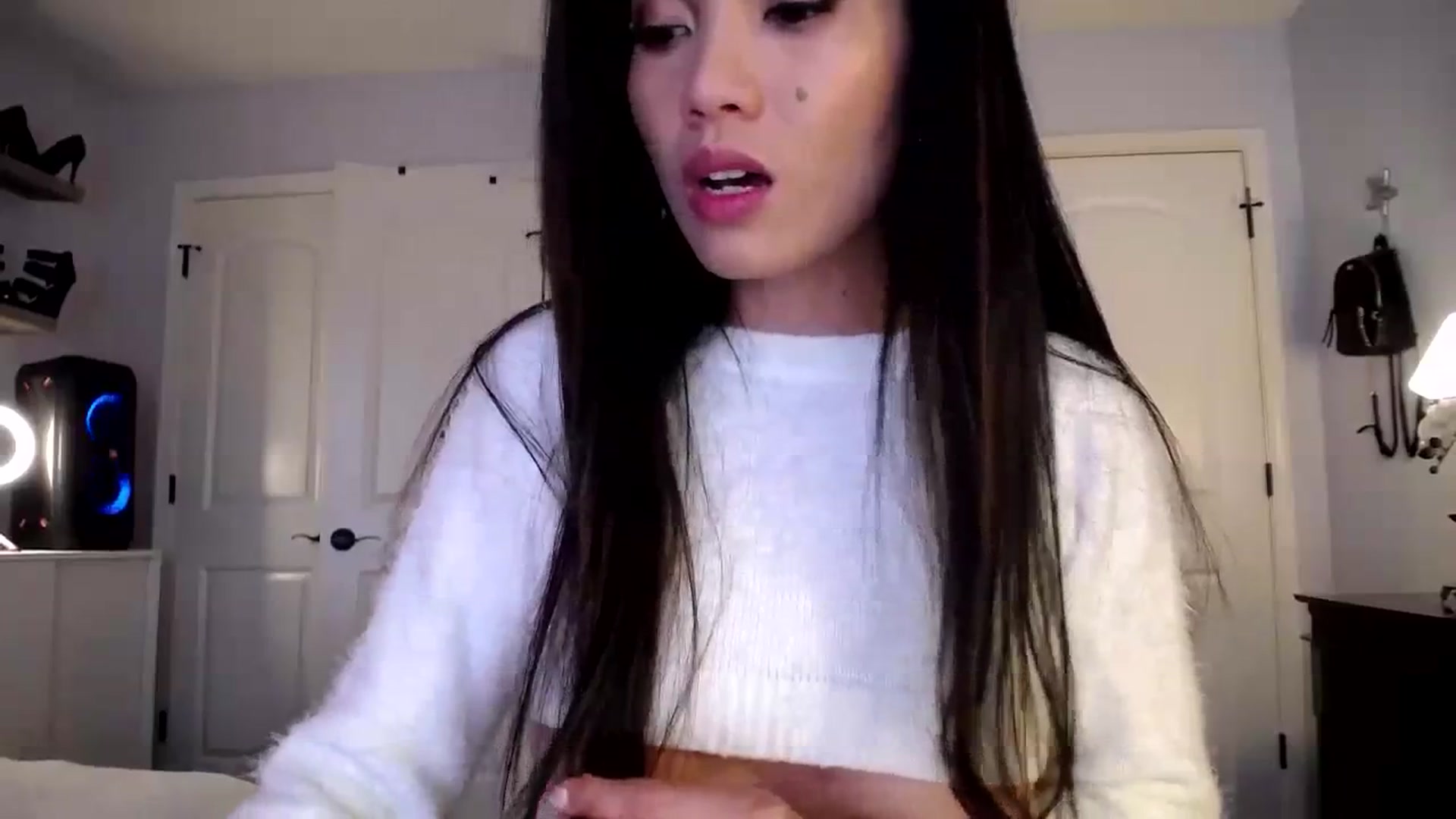 Gallery image thumbnail from AsianLuv_4U's myfreecams stream on, 12/14/2023, 18:16 image 9 of 20