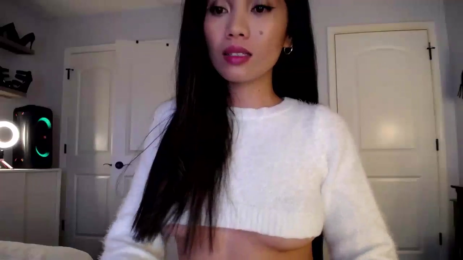 Gallery image thumbnail from AsianLuv_4U's myfreecams stream on, 12/14/2023, 19:07 image 8 of 20