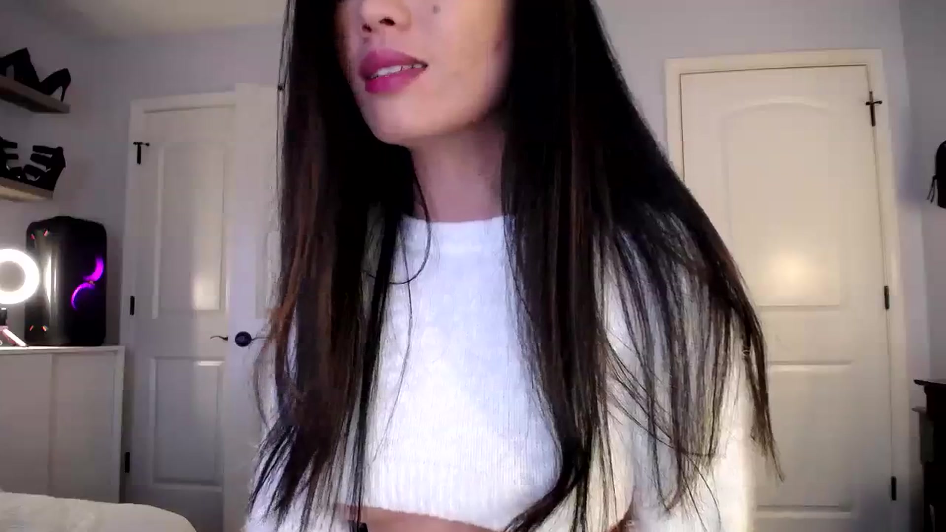 Gallery image thumbnail from AsianLuv_4U's myfreecams stream on, 12/14/2023, 19:07 image 15 of 20
