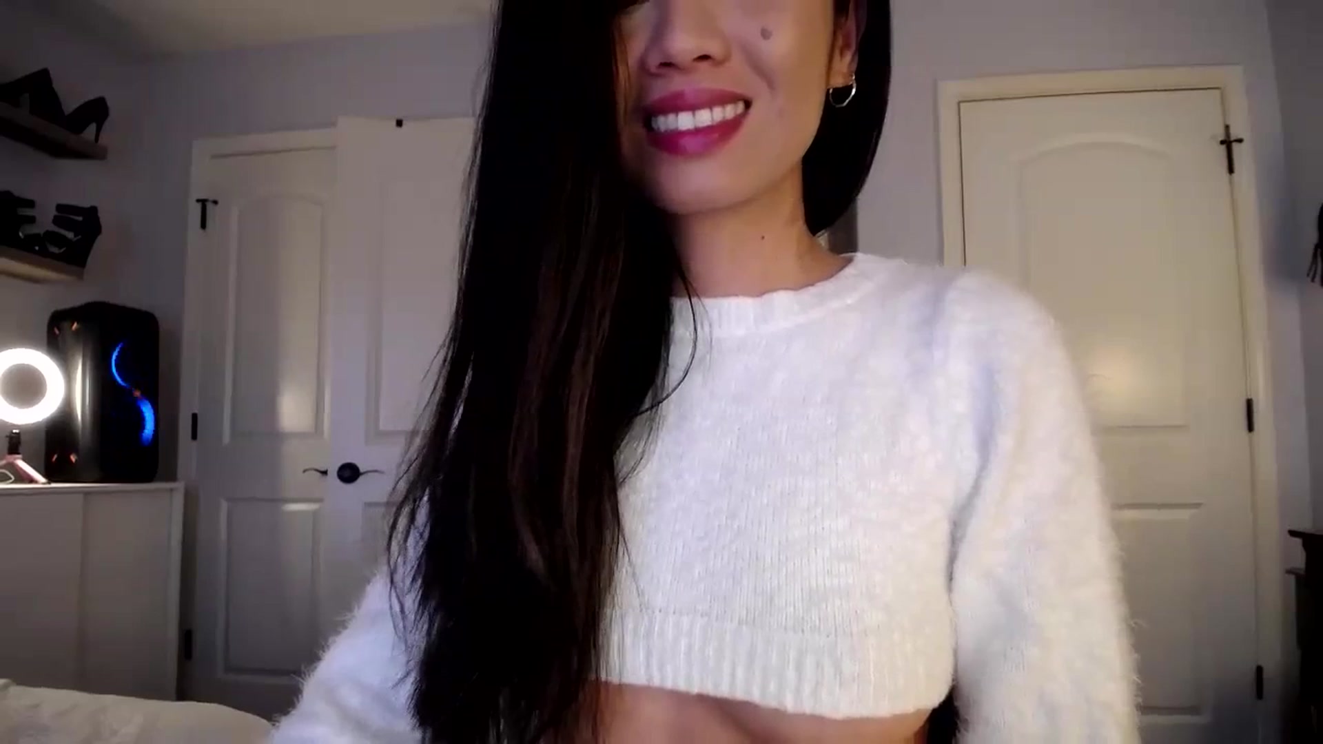 Gallery image thumbnail from AsianLuv_4U's myfreecams stream on, 12/14/2023, 19:07 image 17 of 20