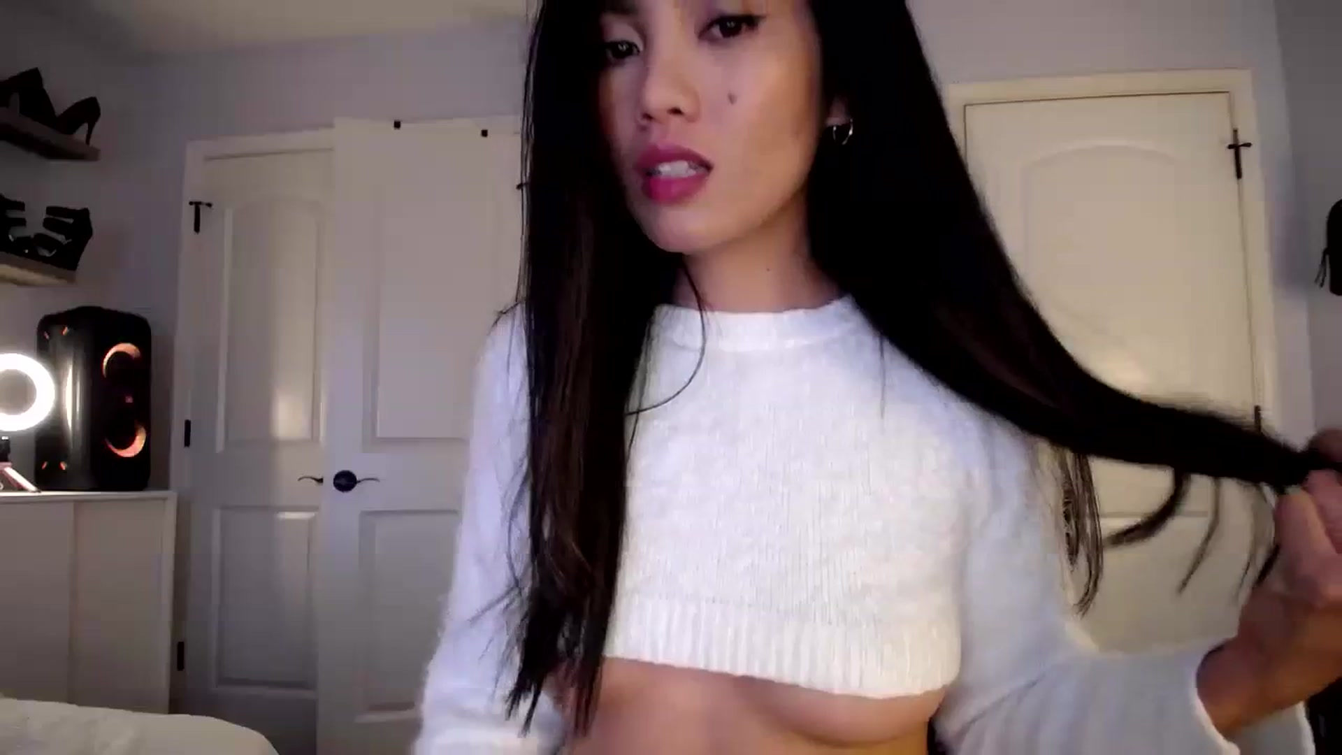 Gallery image thumbnail from AsianLuv_4U's myfreecams stream on, 12/14/2023, 19:07 image 16 of 20