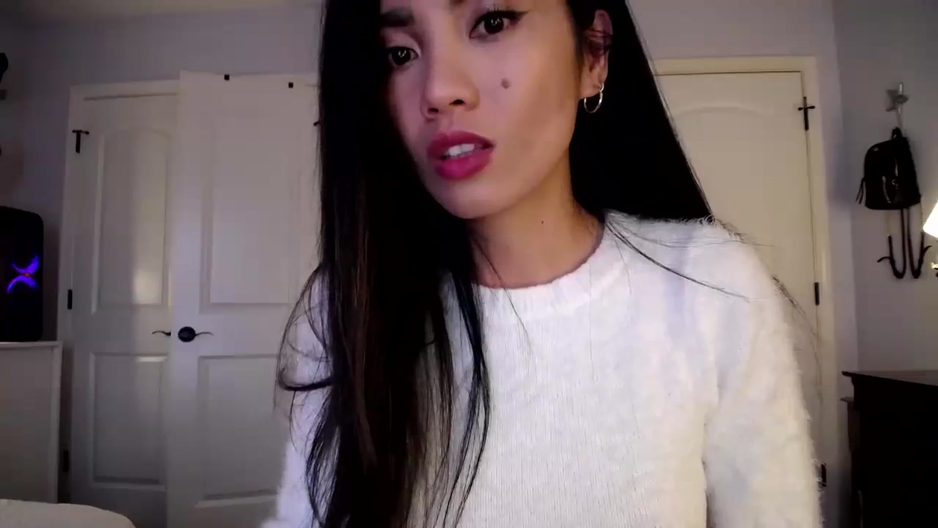 Gallery image thumbnail from AsianLuv_4U's myfreecams stream on, 12/14/2023, 20:00 image 20 of 20