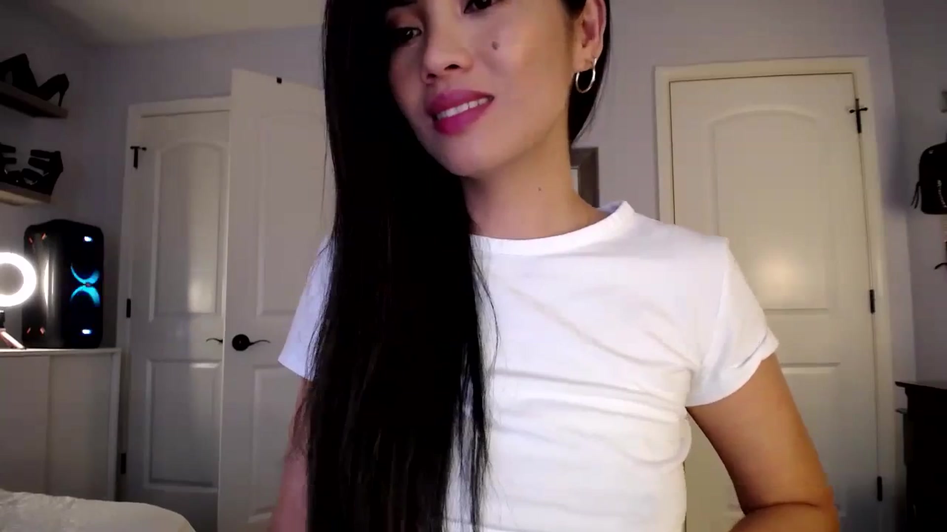 Gallery image thumbnail from AsianLuv_4U's myfreecams stream on, 12/21/2023, 19:00 image 2 of 20