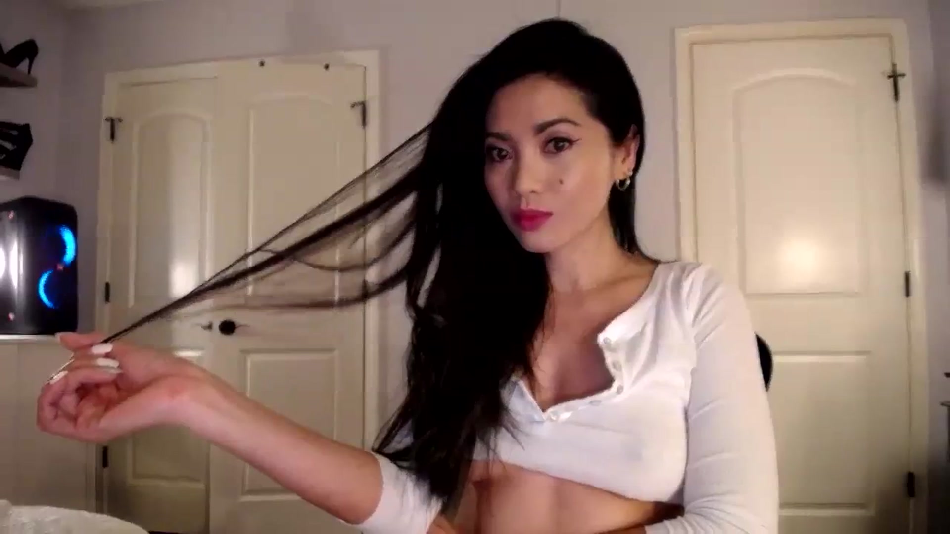 Gallery image thumbnail from AsianLuv_4U's myfreecams stream on, 01/13/2024, 23:48 image 11 of 20