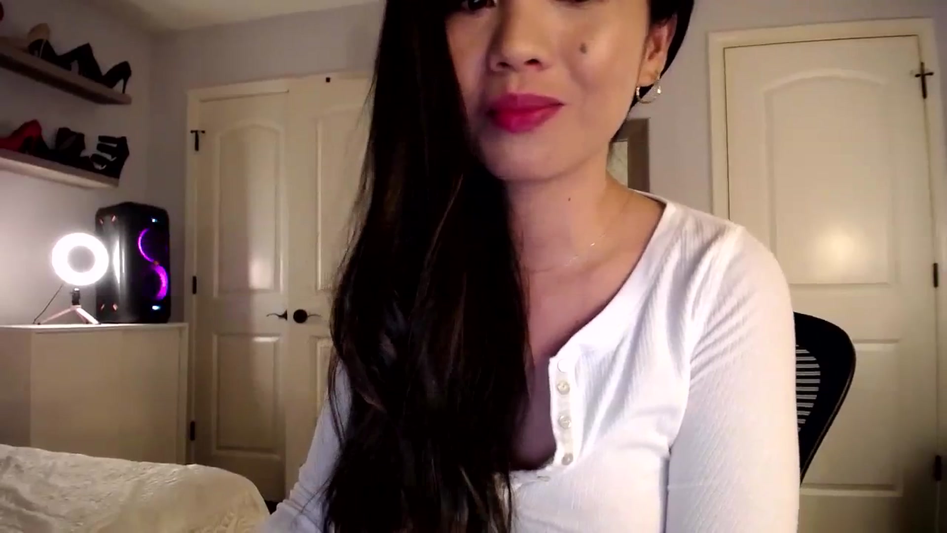 Gallery image thumbnail from AsianLuv_4U's myfreecams stream on, 01/14/2024, 24:44 image 19 of 20