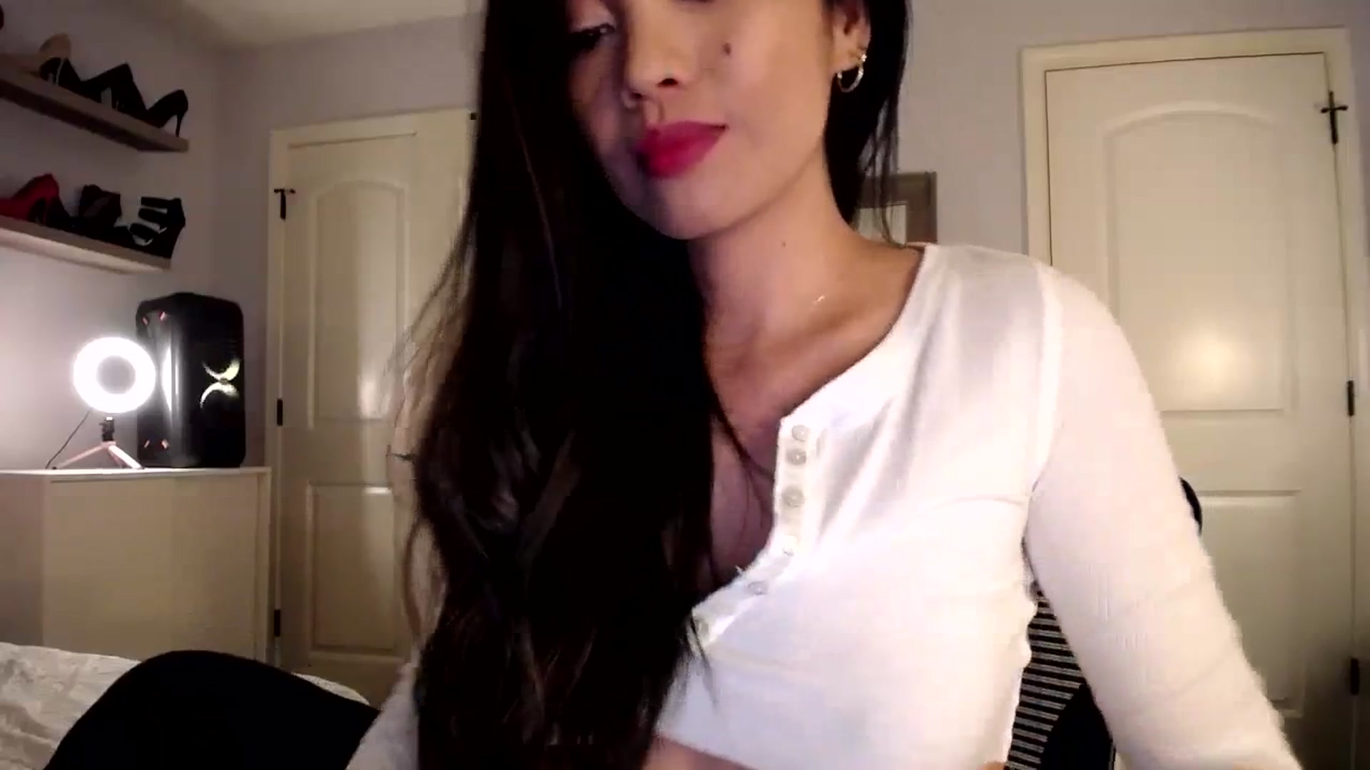 Gallery image thumbnail from AsianLuv_4U's myfreecams stream on, 01/14/2024, 24:44 image 20 of 20