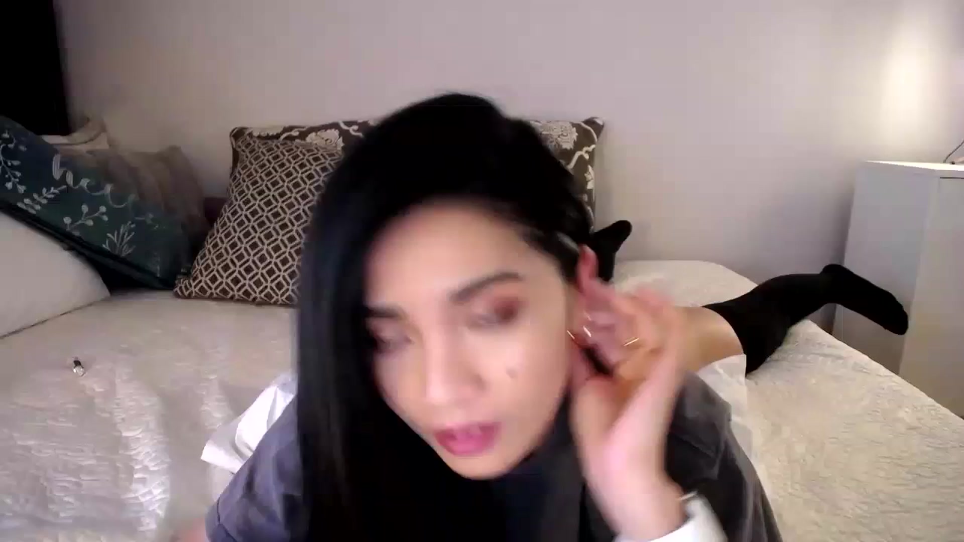 Gallery image thumbnail from AsianLuv_4U's myfreecams stream on, 02/05/2024, 16:36 image 3 of 20