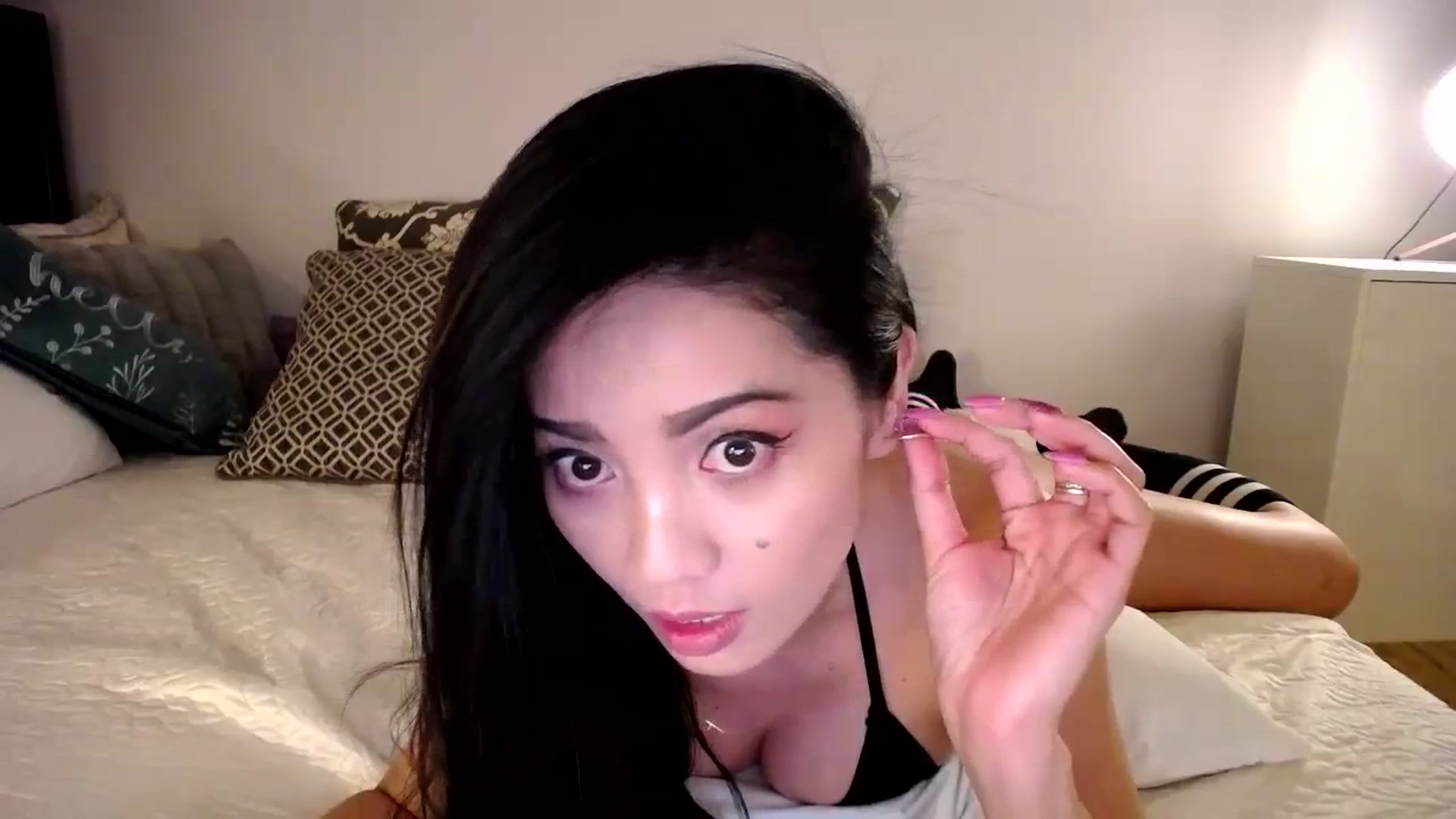 Gallery image thumbnail from AsianLuv_4U's myfreecams stream on, 02/22/2024, 17:28 image 7 of 20