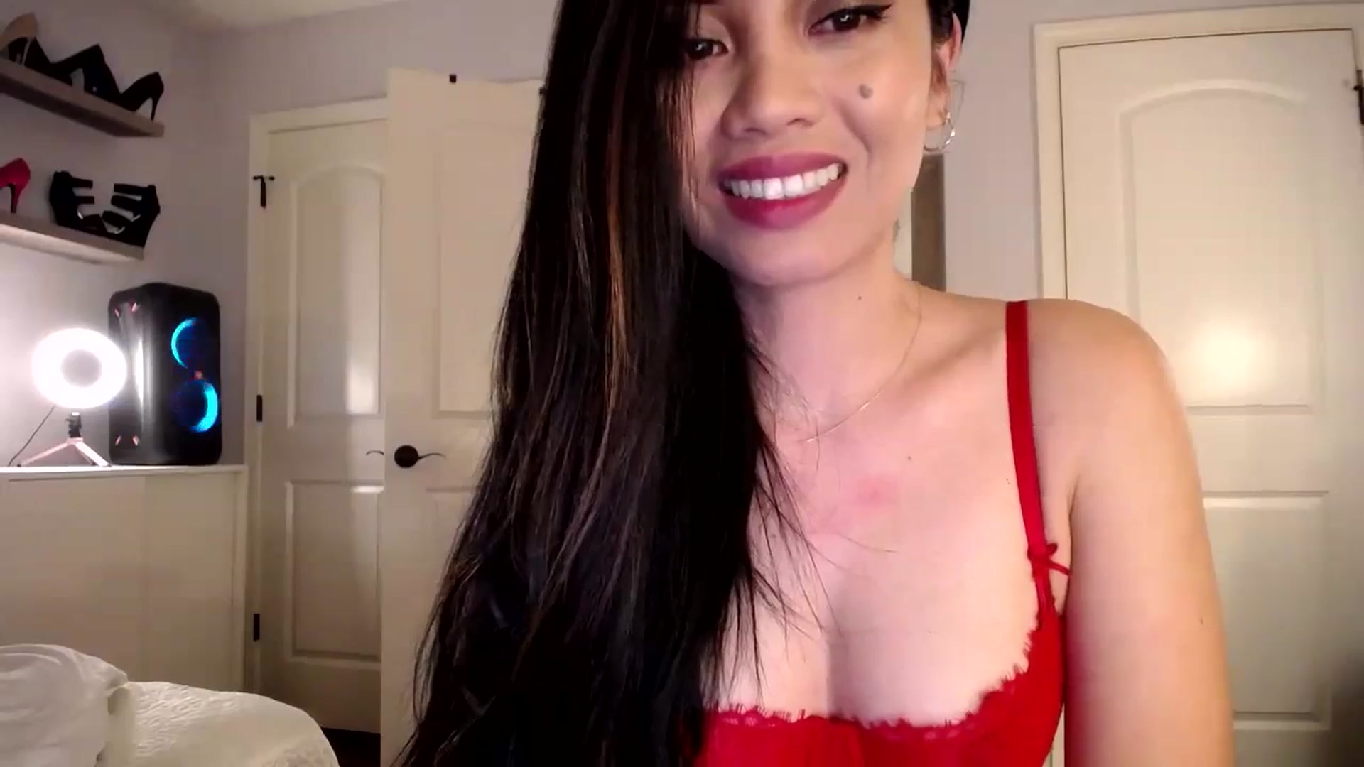 Gallery image thumbnail from AsianLuv_4U's myfreecams stream on, 02/26/2024, 02:03 image 12 of 20