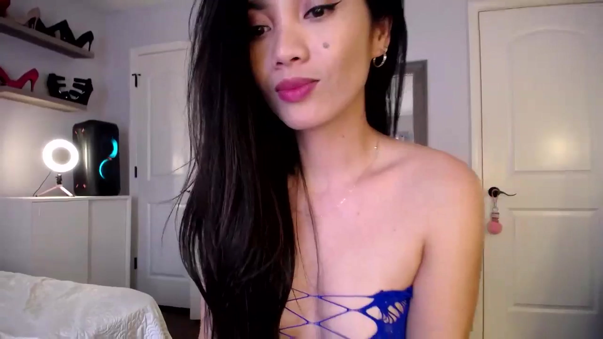 Gallery image thumbnail from AsianLuv_4U's myfreecams stream on, 03/04/2024, 21:11 image 4 of 20