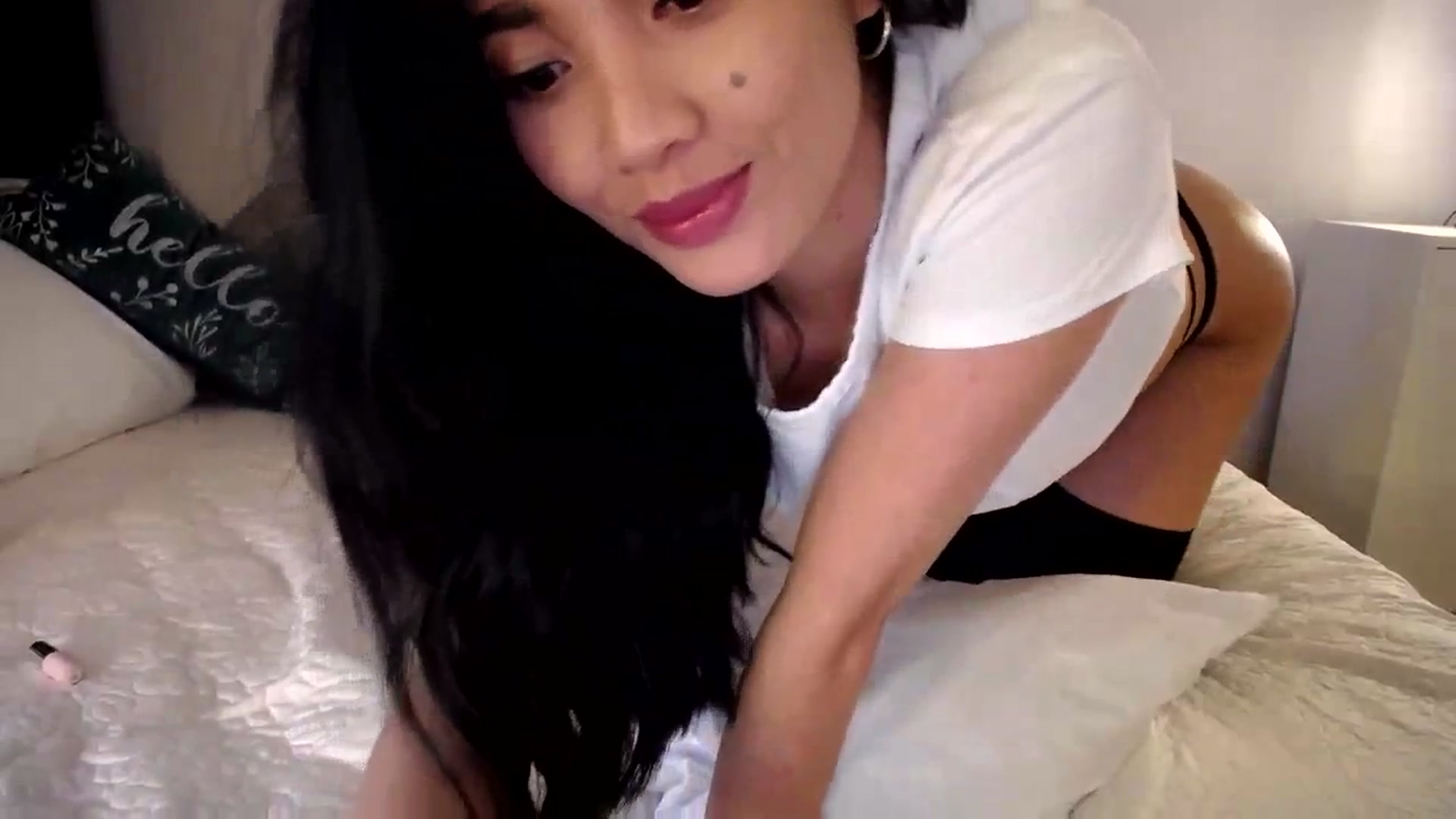 Gallery image thumbnail from AsianLuv_4U's myfreecams stream on, 03/07/2024, 18:42 image 11 of 20
