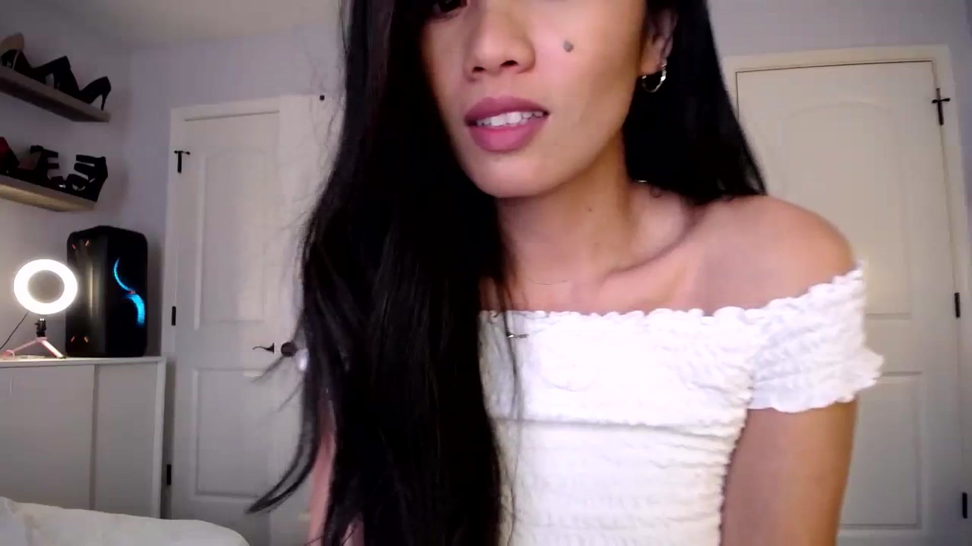 Gallery image thumbnail from AsianLuv_4U's myfreecams stream on, 03/25/2024, 19:59 image 20 of 20