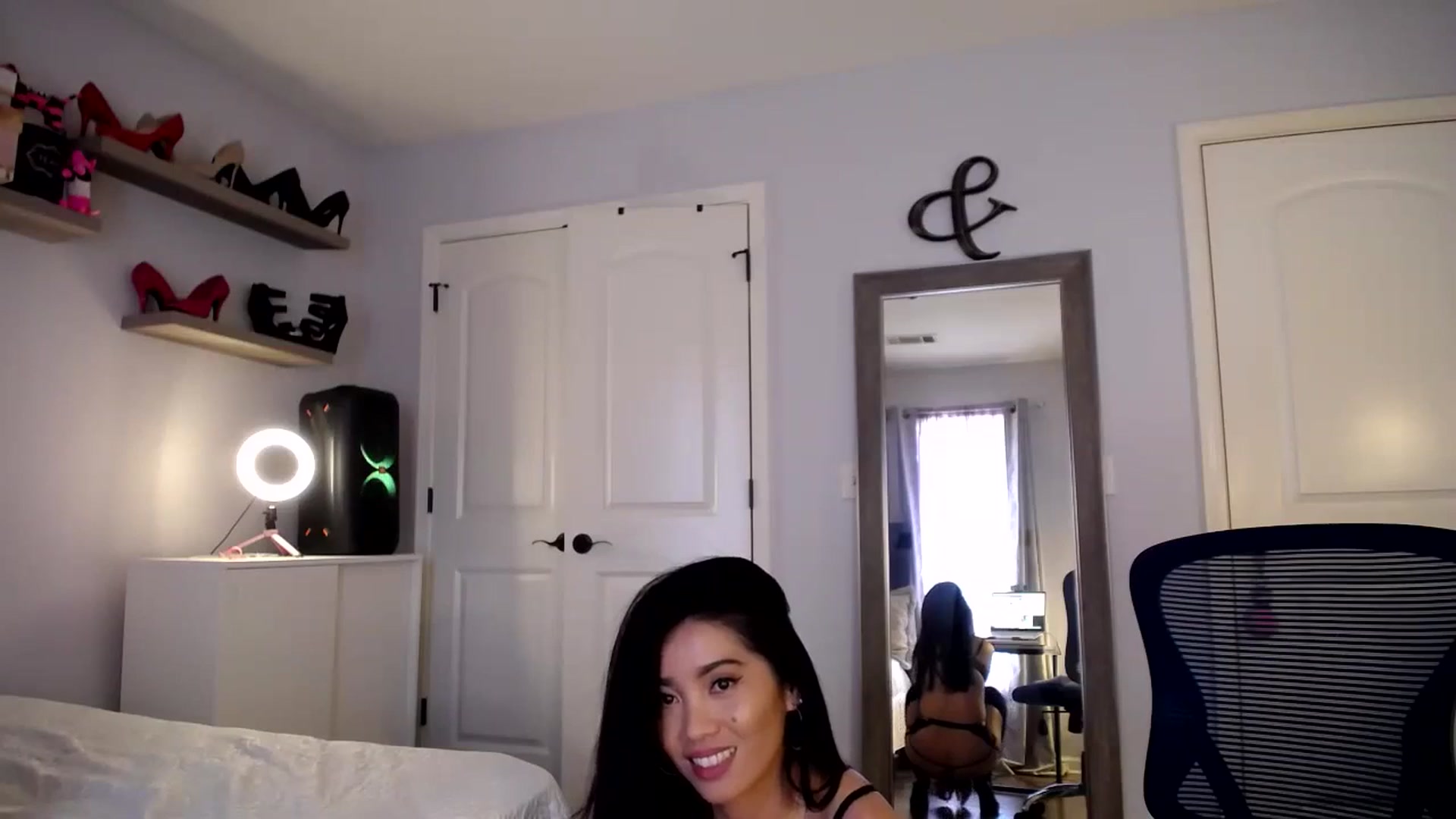 Gallery image thumbnail from AsianLuv_4U's myfreecams stream on, 03/28/2024, 19:16 image 10 of 20
