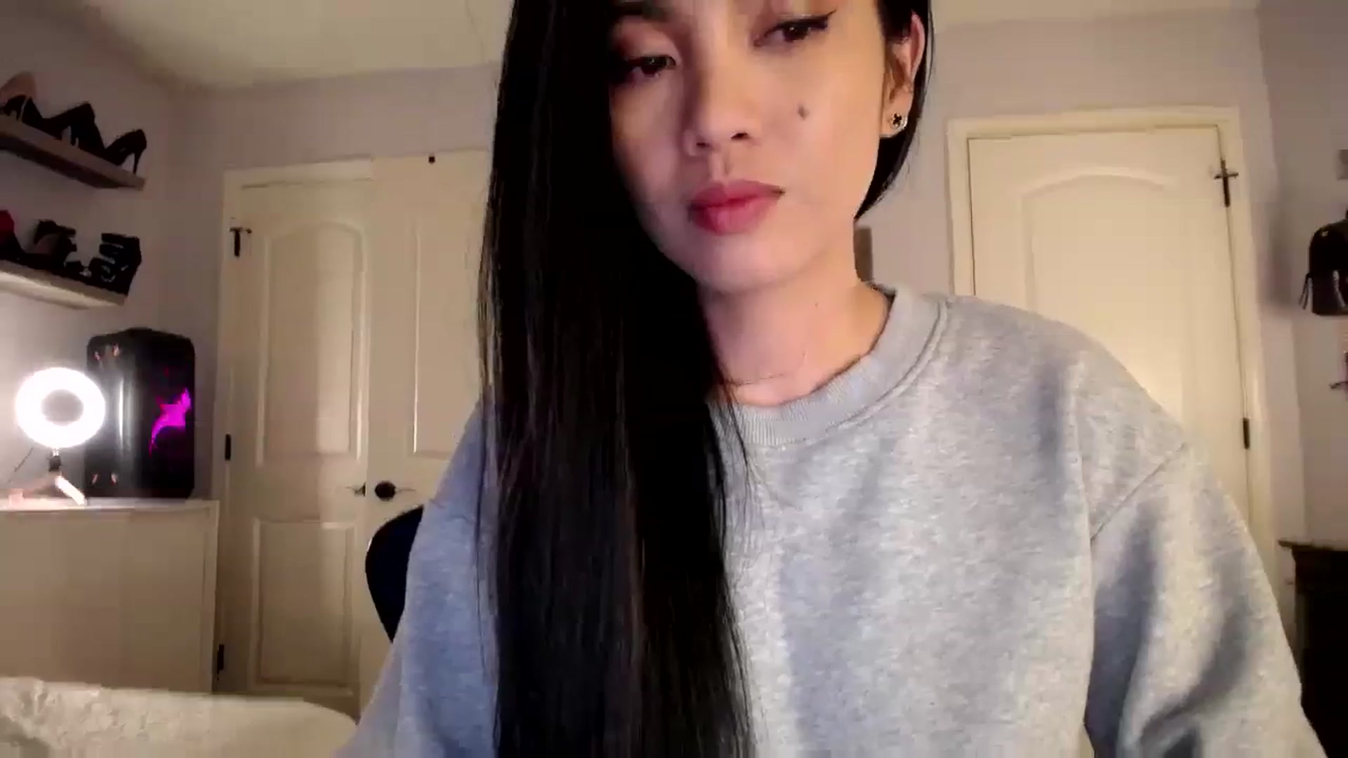 Gallery image thumbnail from AsianLuv_4U's myfreecams stream on, 04/04/2024, 18:20 image 2 of 20