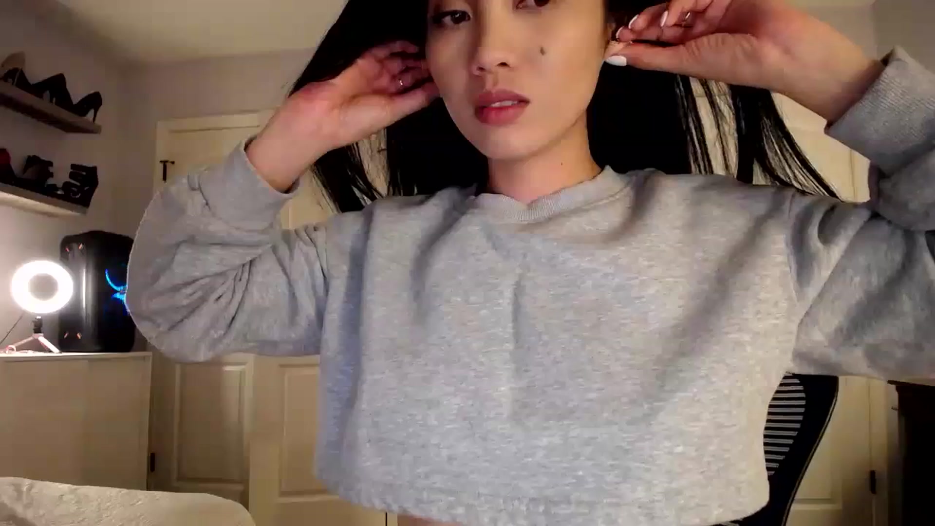 Gallery image thumbnail from AsianLuv_4U's myfreecams stream on, 04/04/2024, 18:20 image 3 of 20